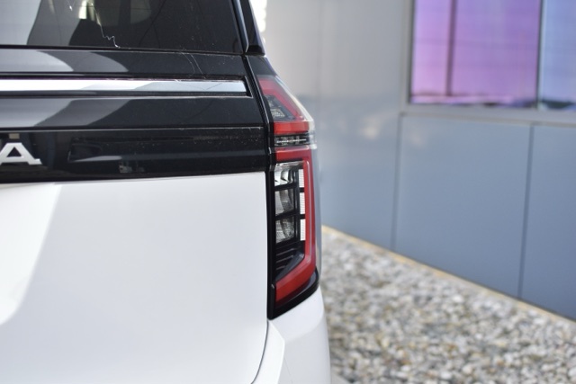 2025 Nissan Armada SV - Photo 10