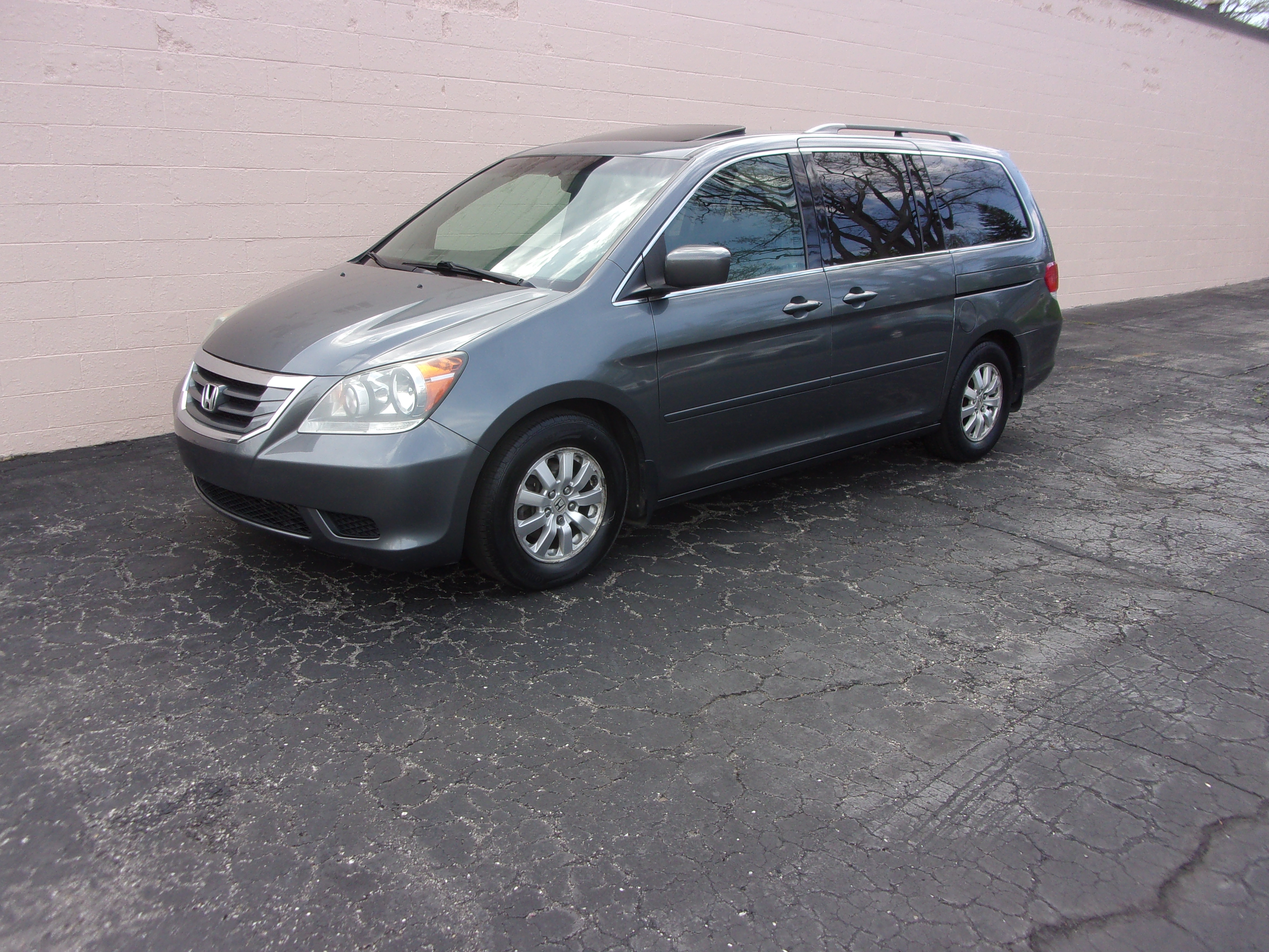 2010 Honda Odyssey EX-L w/DVD Rear Entertainment System's photo