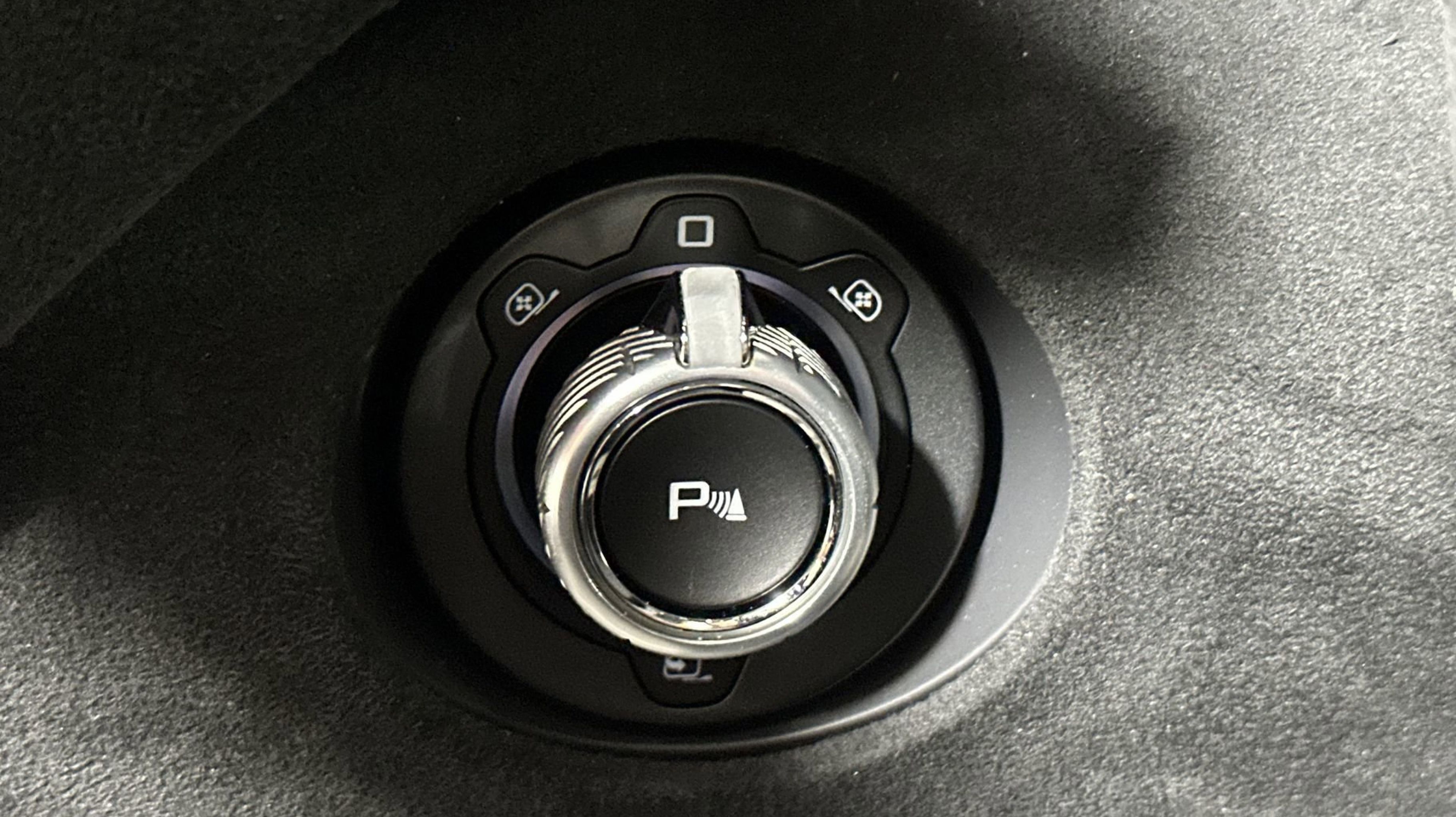 Used 2024 McLaren 750S photo 18