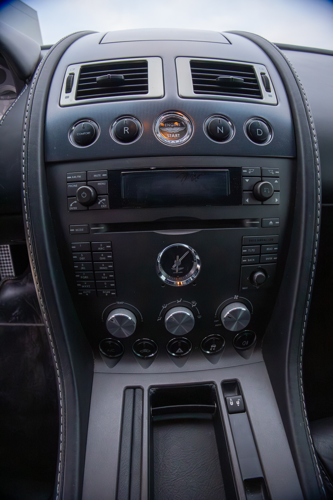 2008 Aston Martin V8 Vantage SPORTSHIFT Base - Photo 27
