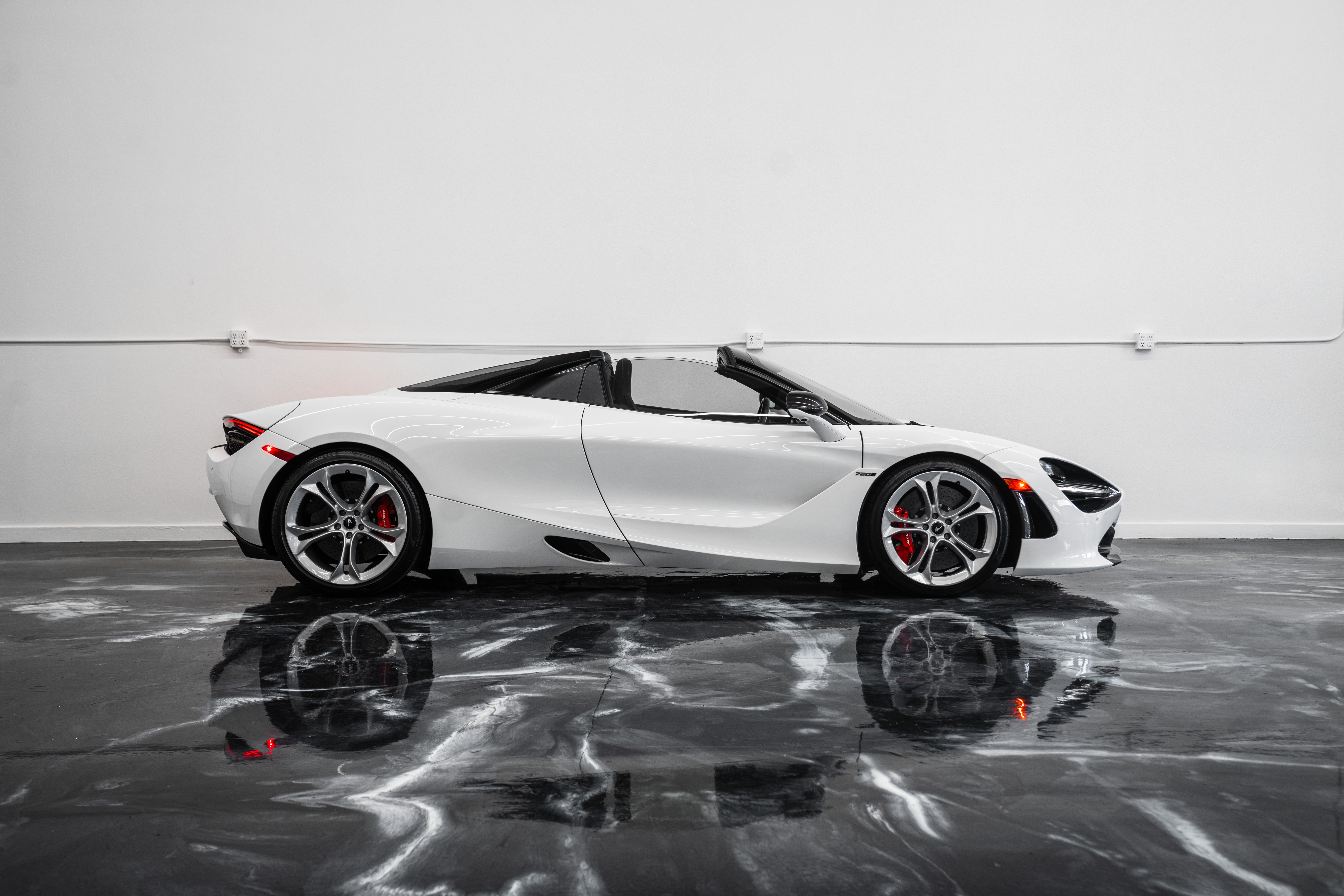 Used 2020 McLaren 720S Performance photo 6