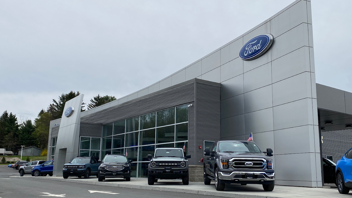 WALLY'S FORD OF EAST GREENBUSH in East greenbush, NY 85 Cars
