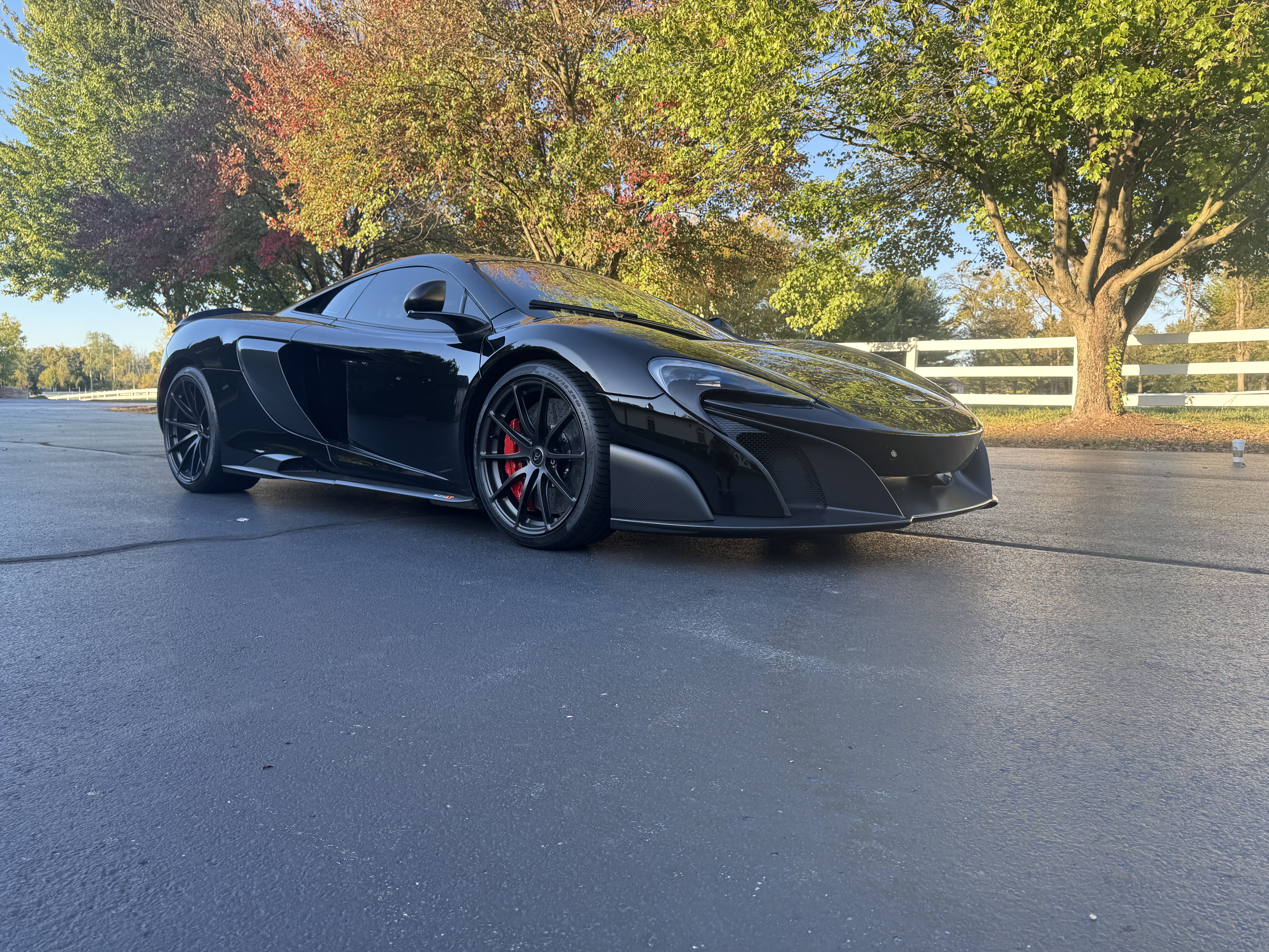 Used 2016 McLaren 675LT Coupe photo 4