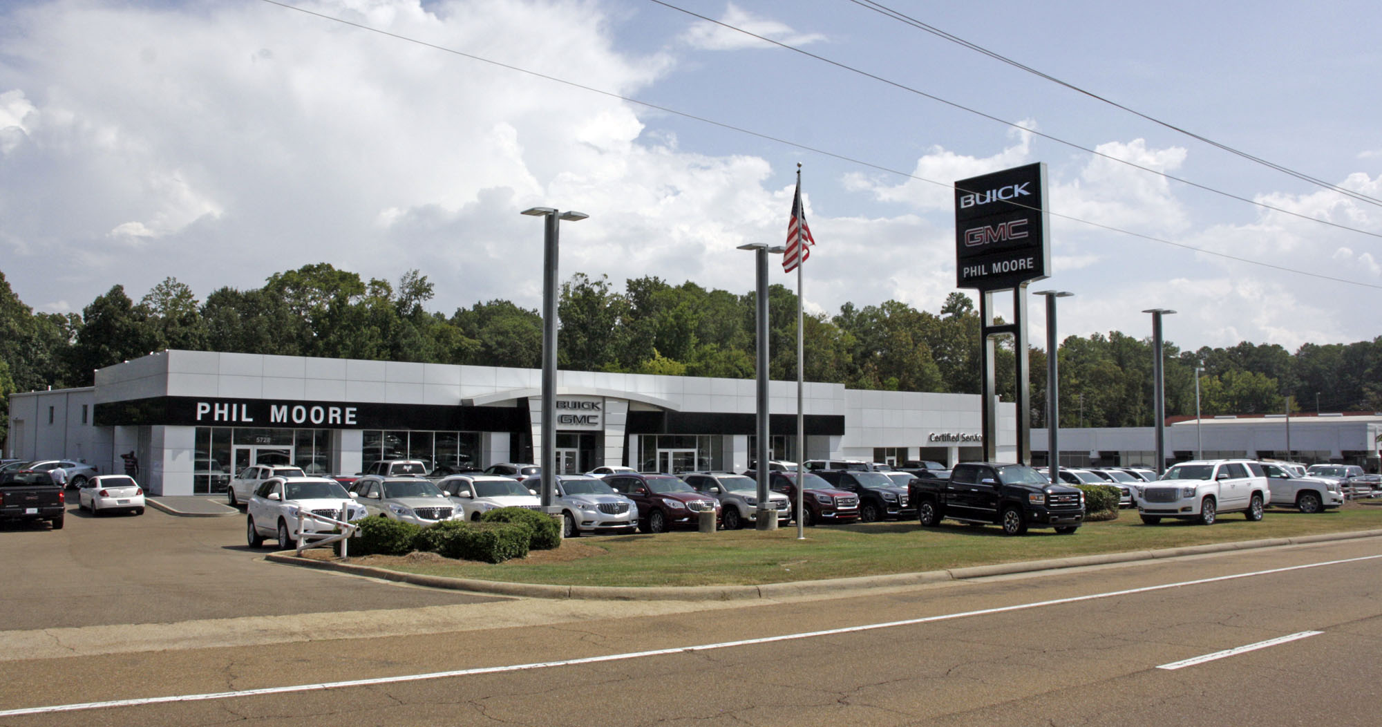 Phil Moore Buick GMC in Jackson, MS Rated 4.6 Stars Kelley Blue Book