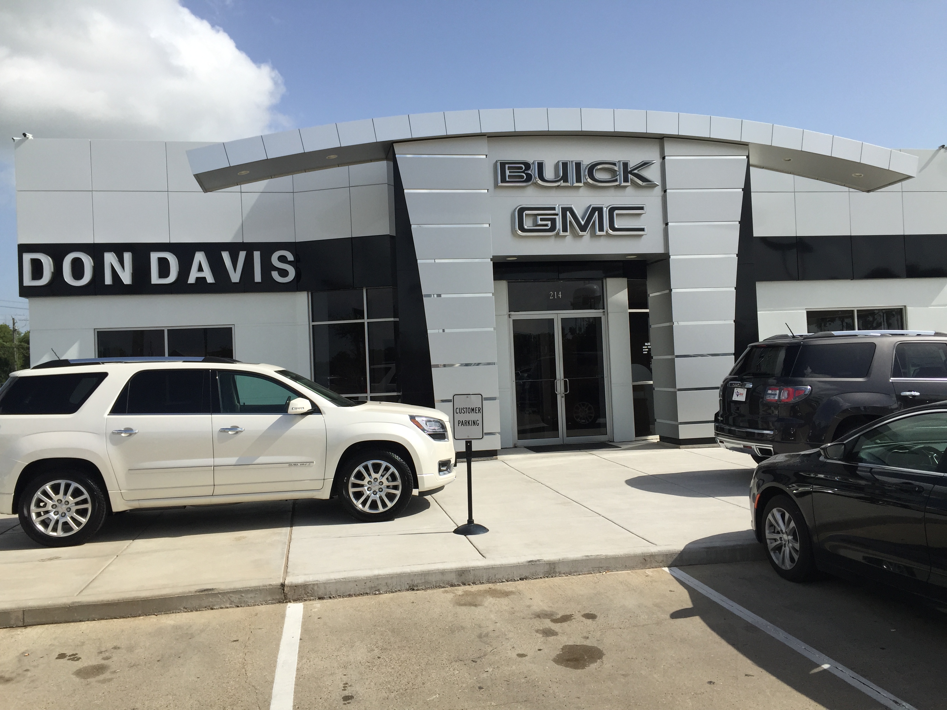 New 2023 GMC Acadia AT4 Sport Utility in Houston #PZ244781