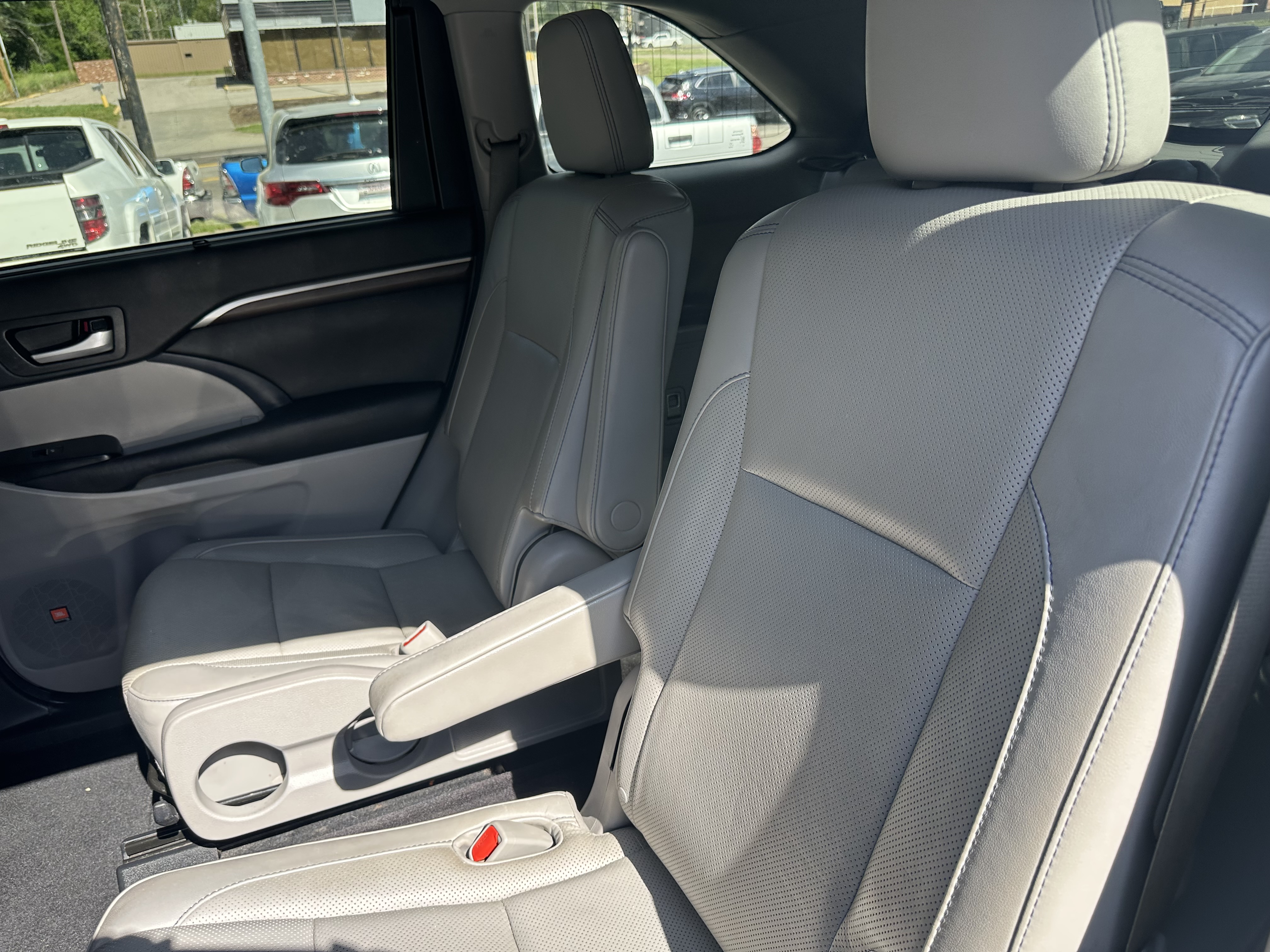 2016 Toyota Highlander Limited - Photo 12