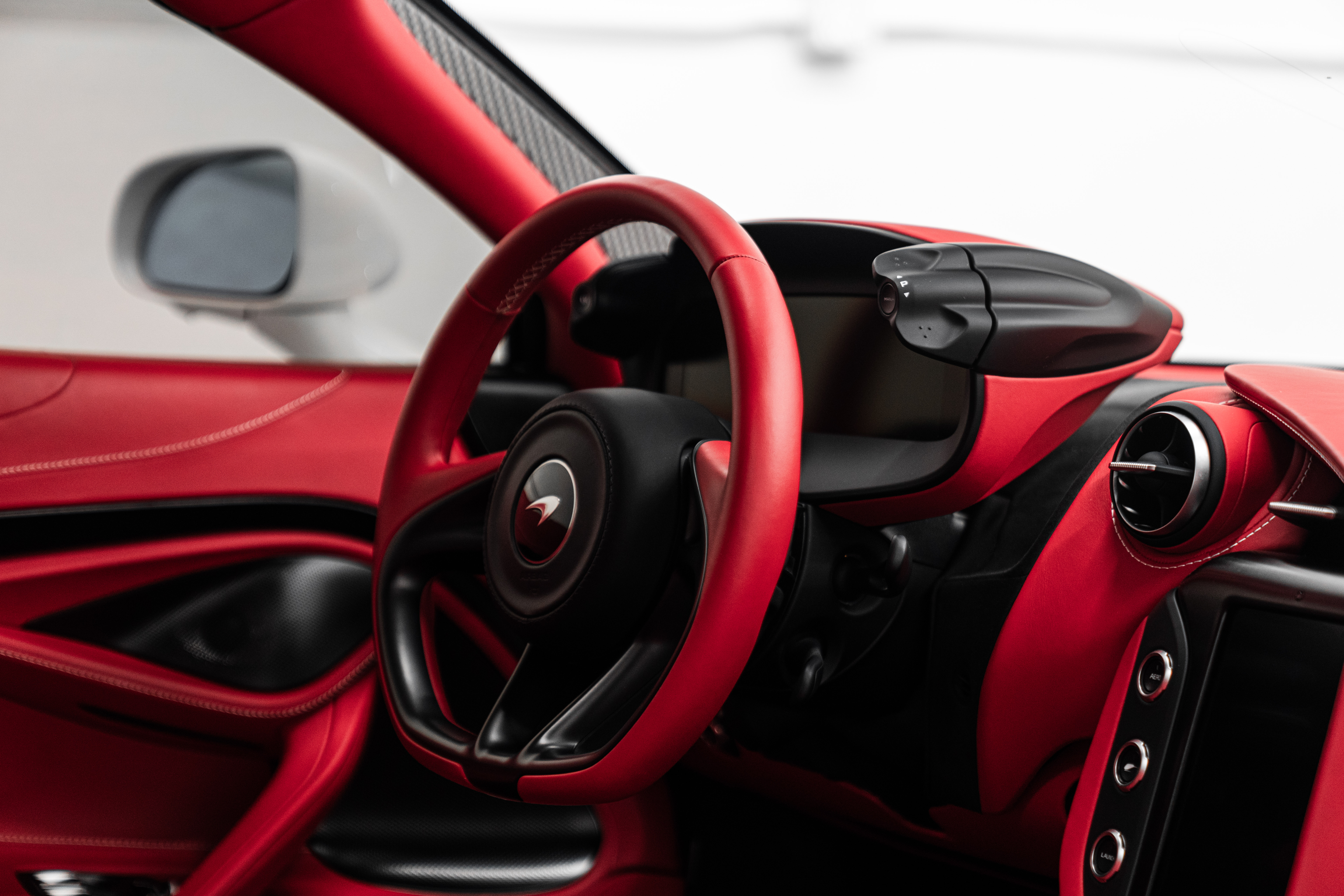 Used 2024 McLaren 750S UNAVAIL photo 18