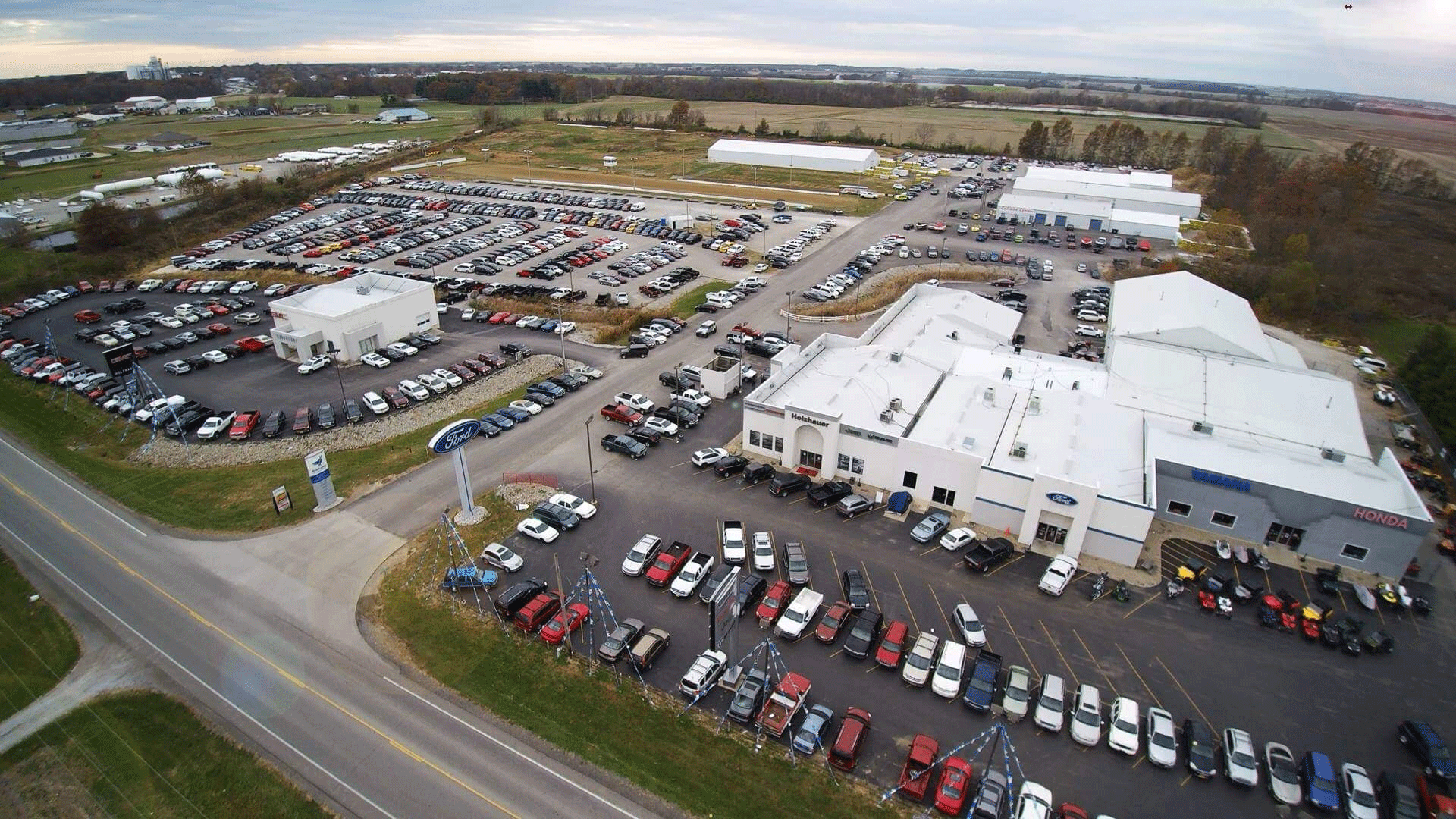 Holzhauer Auto Group in Nashville, IL Rated 4.6 Stars Kelley Blue Book