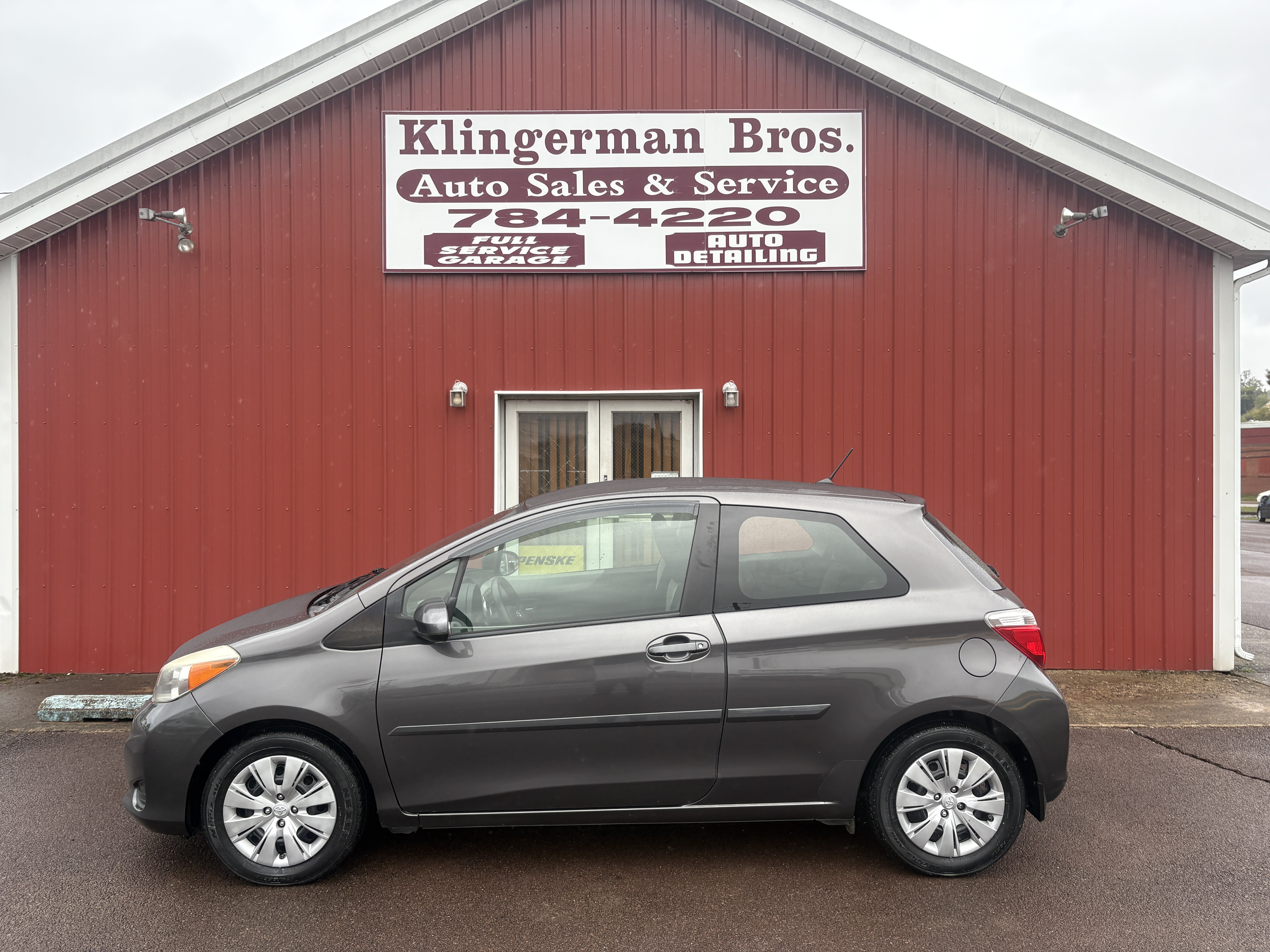 2012 Toyota Yaris LE