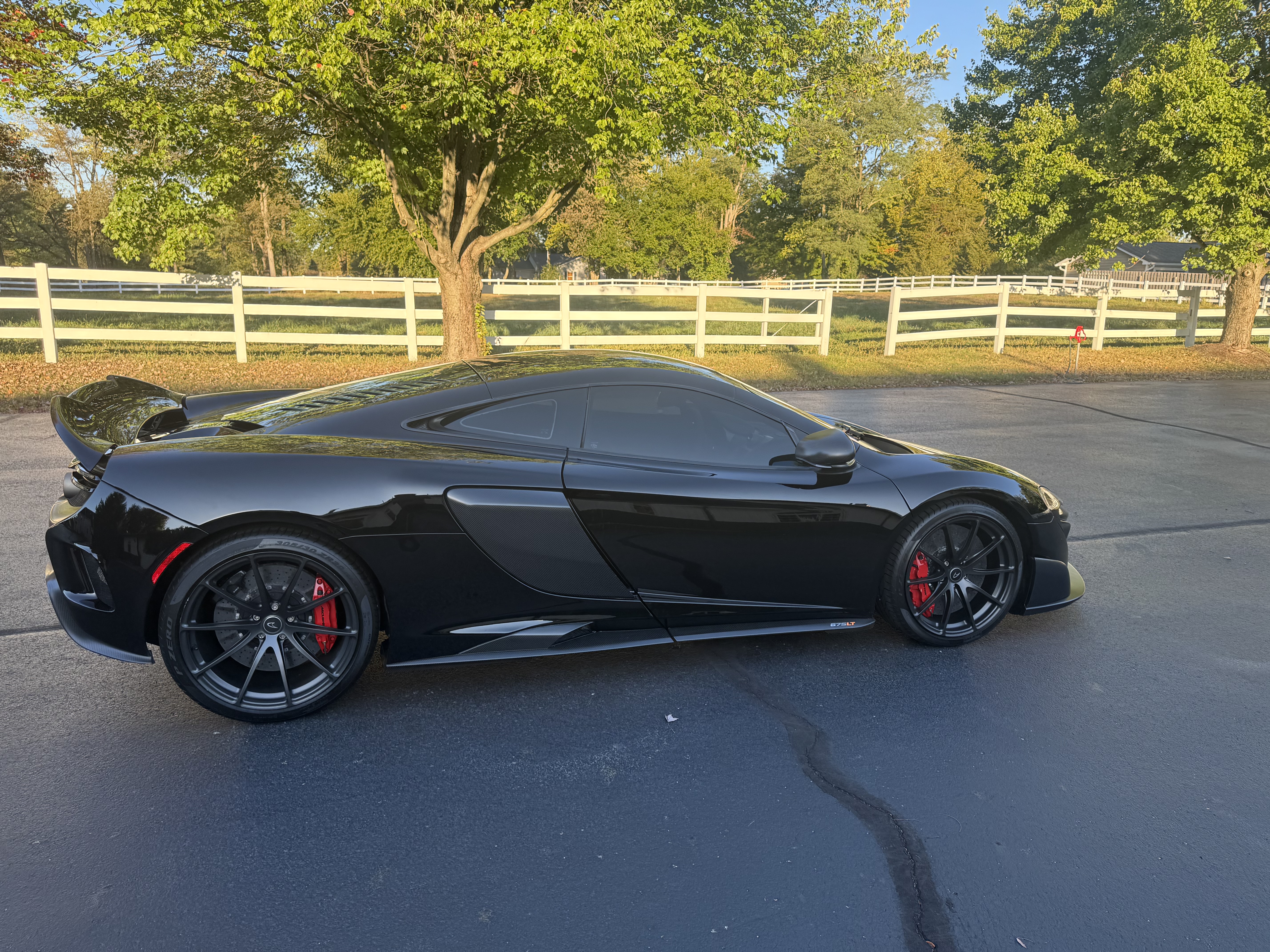 Used 2016 McLaren 675LT Coupe photo 5
