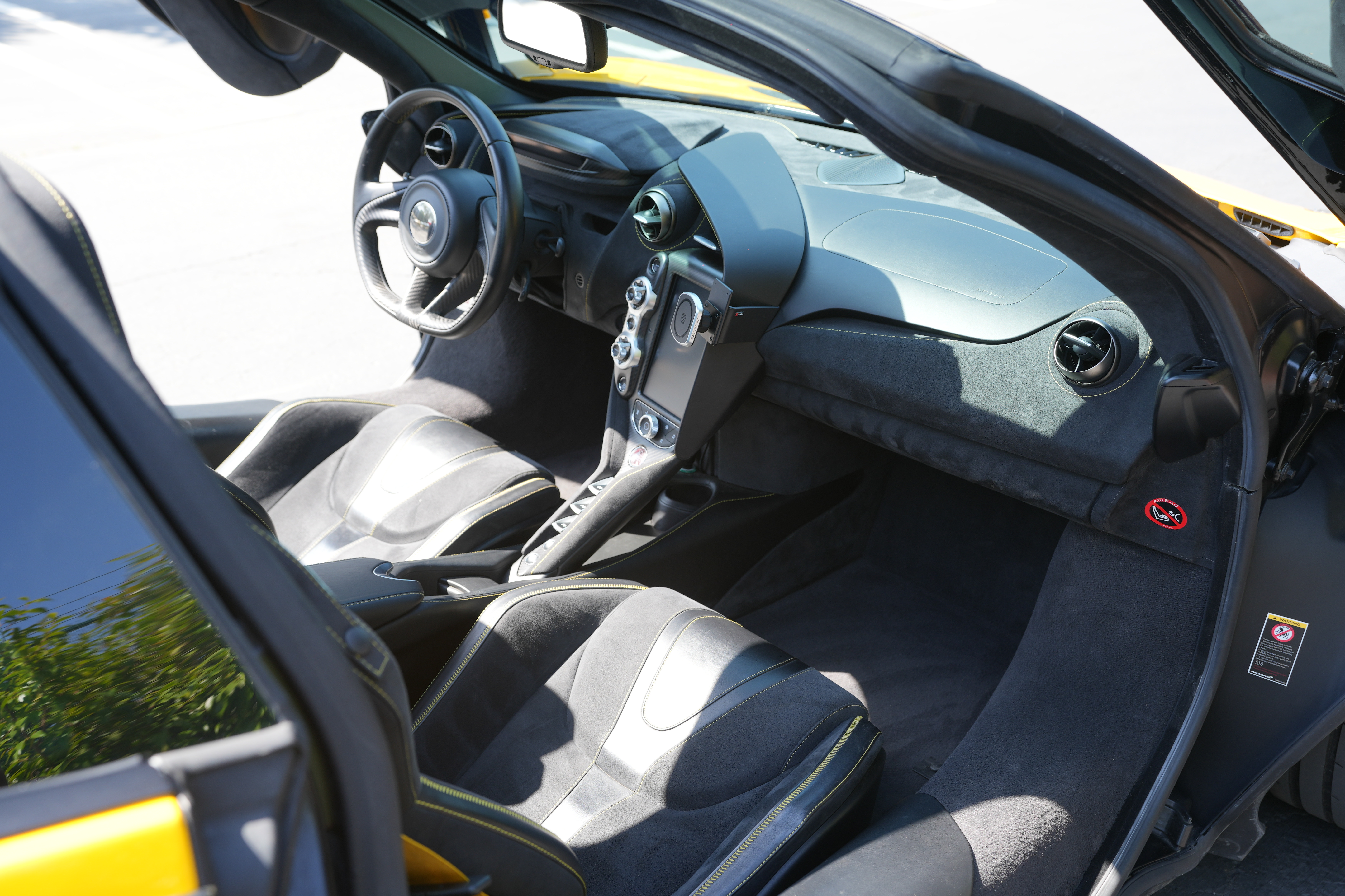 Used 2018 McLaren 720S Performance photo 24