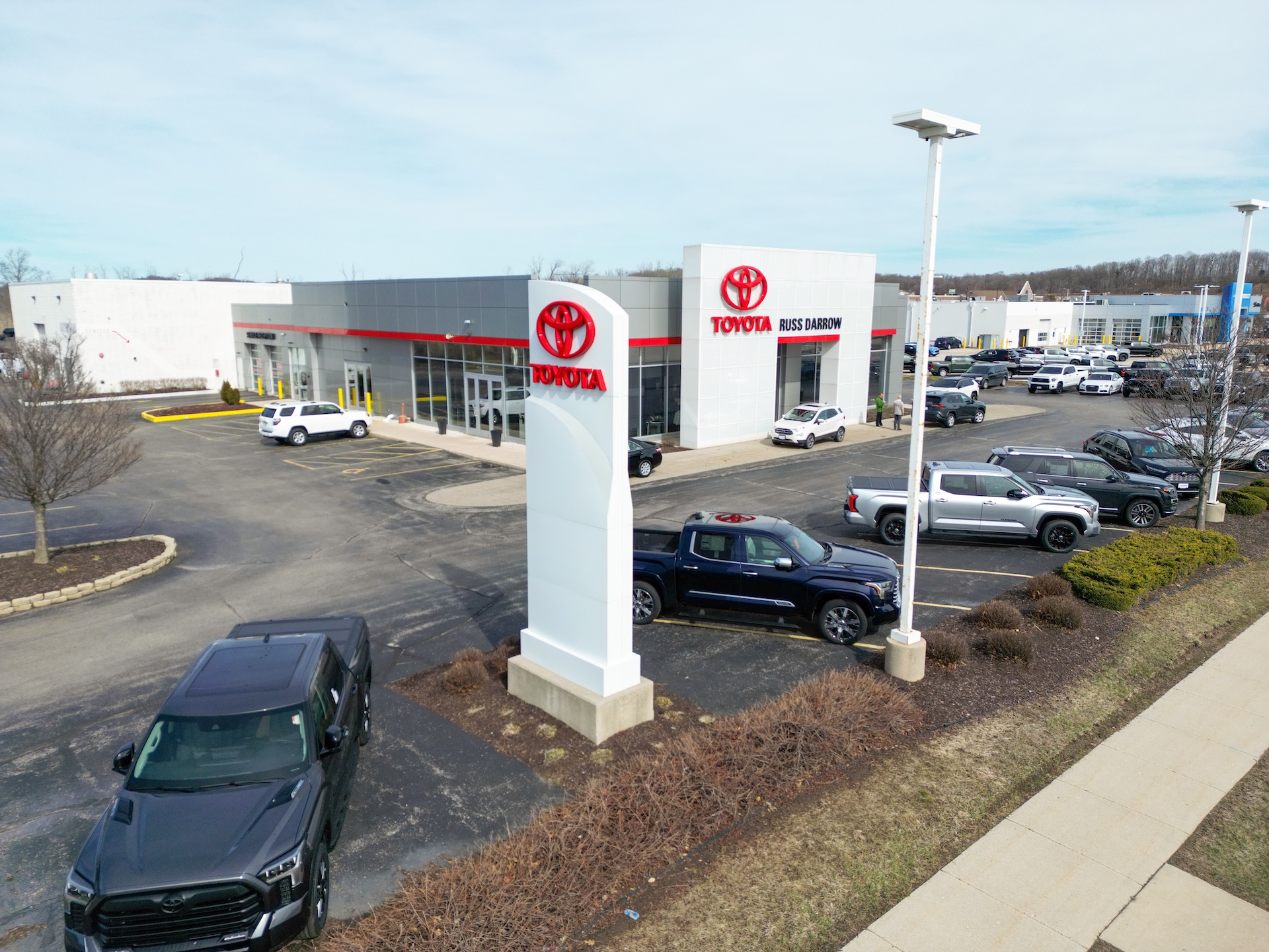 Russ Darrow Toyota in West Bend, WI | Rated 5 Stars | Kelley Blue Book