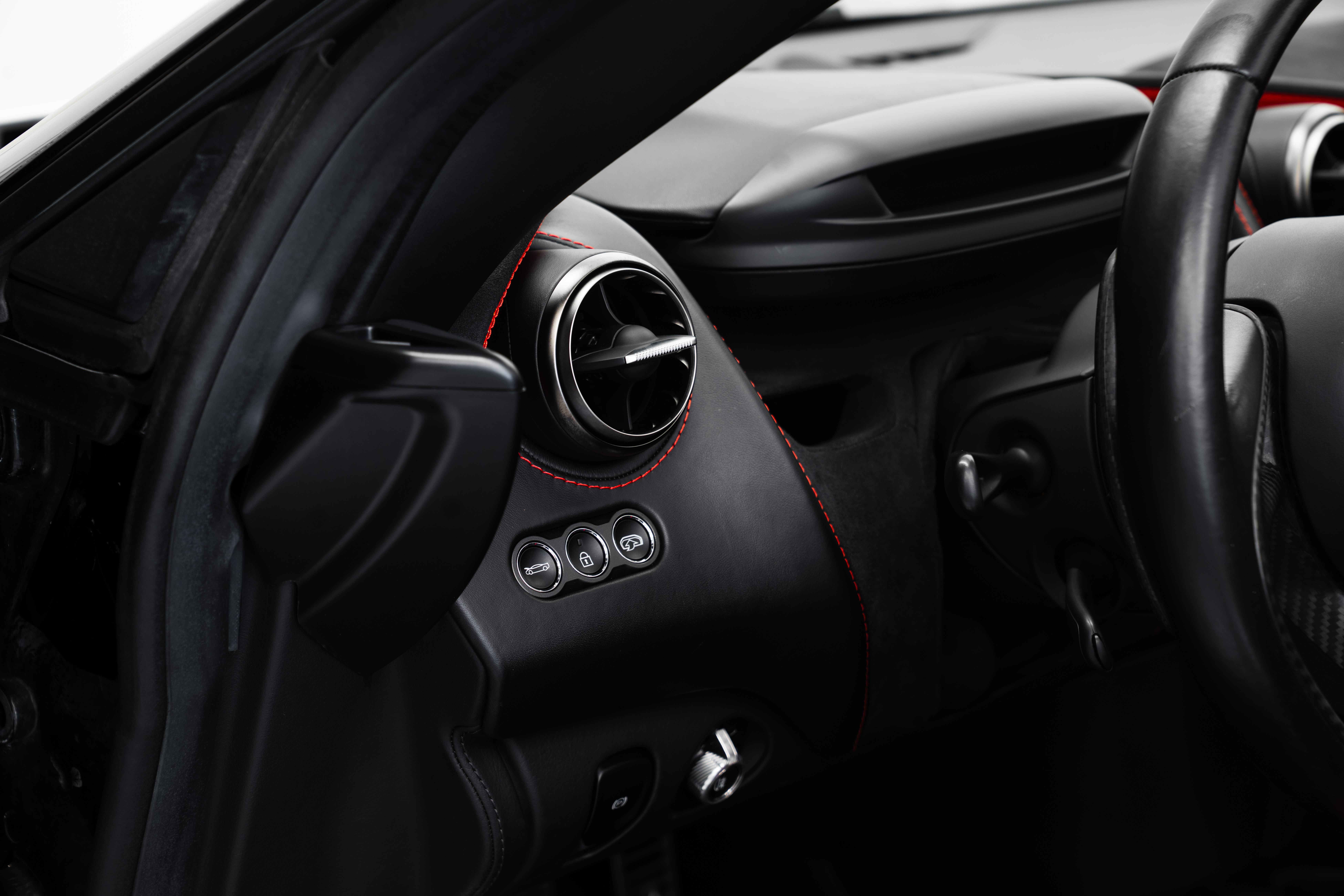 Used 2020 McLaren 720S Performance photo 13