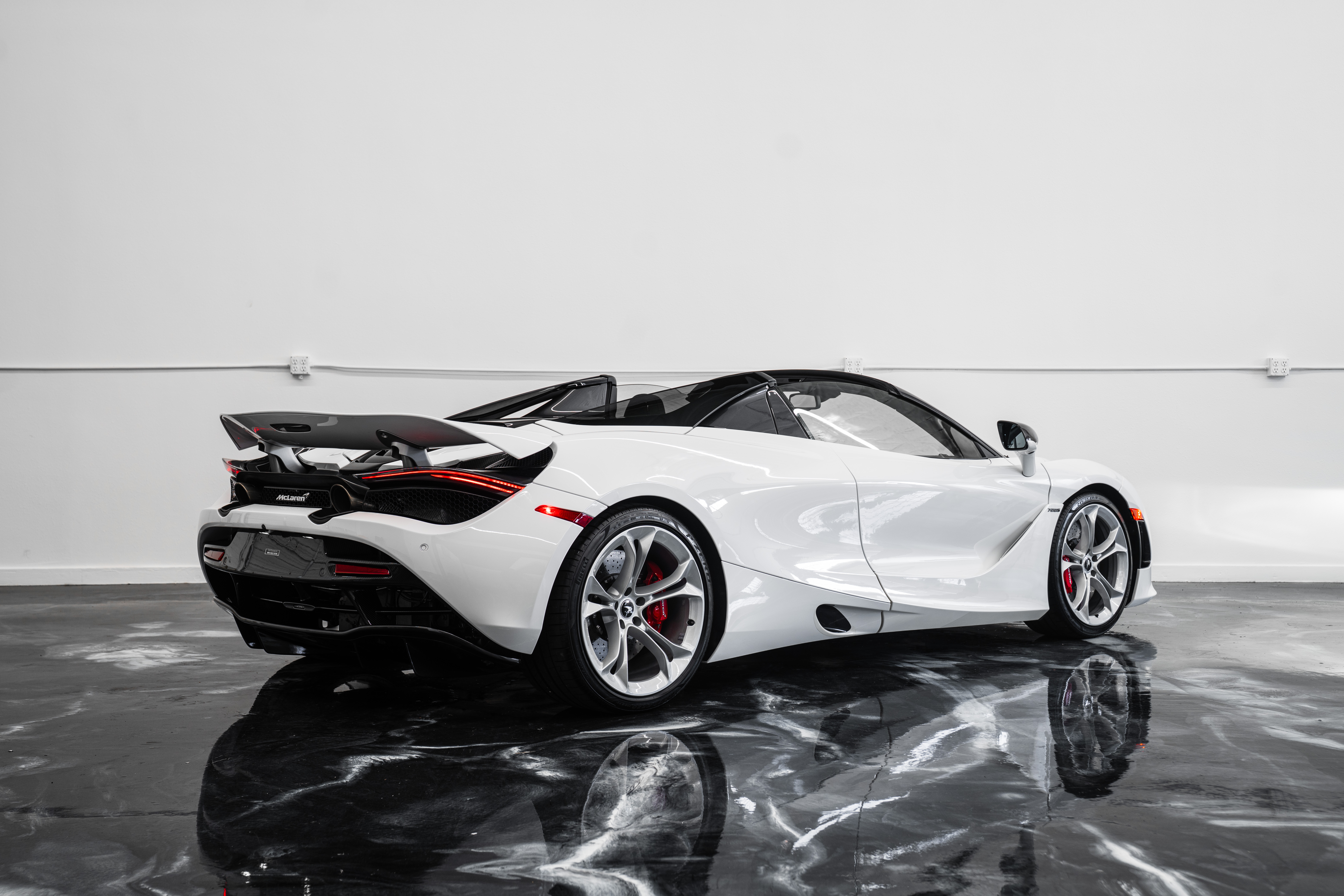 Used 2020 McLaren 720S Performance photo 7