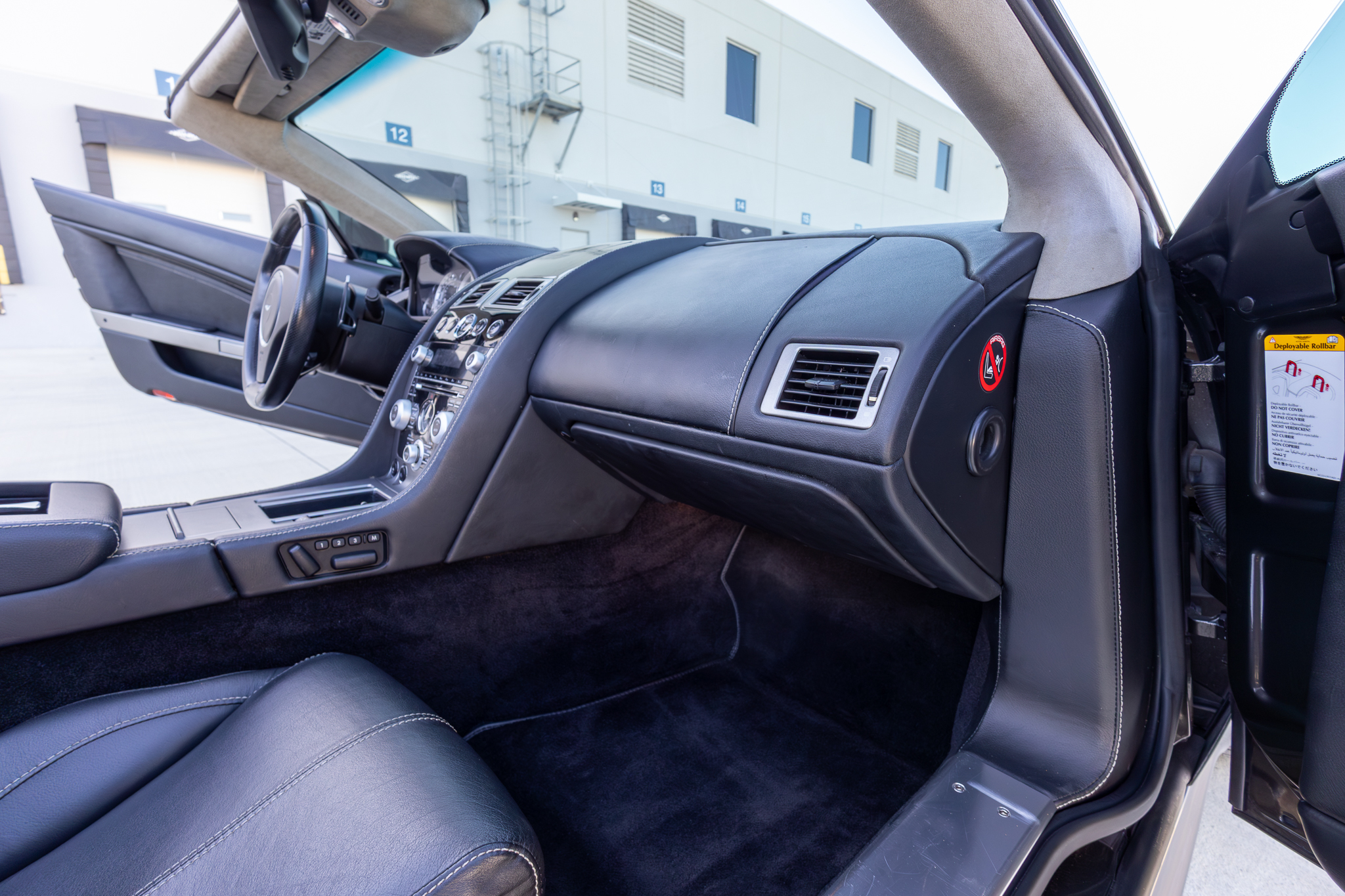 2010 Aston Martin V8 Vantage Base - Photo 32
