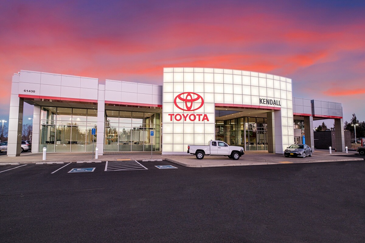 Kendall Toyota Of Bend In Bend, OR | Rated 4.3 Stars | Kelley Blue Book