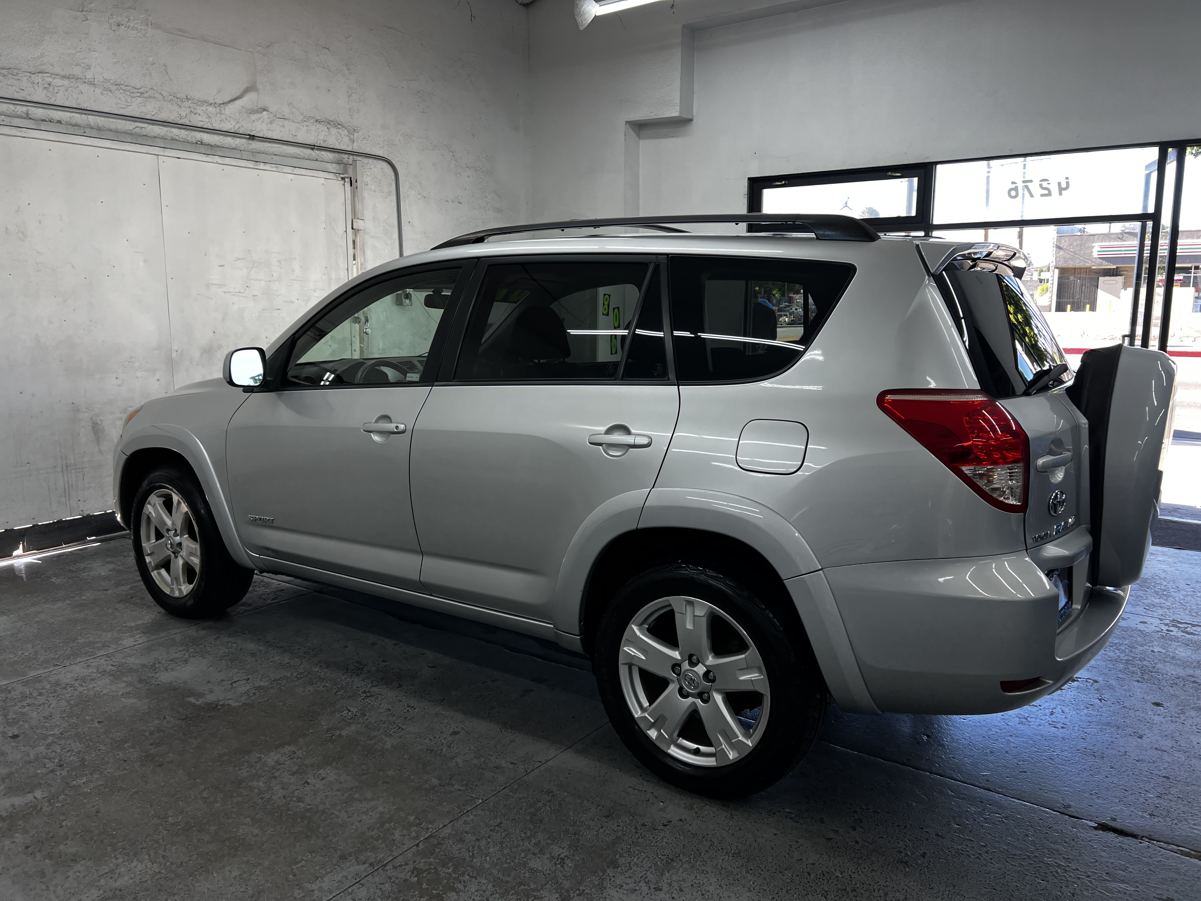 2007 Toyota RAV4 Sport