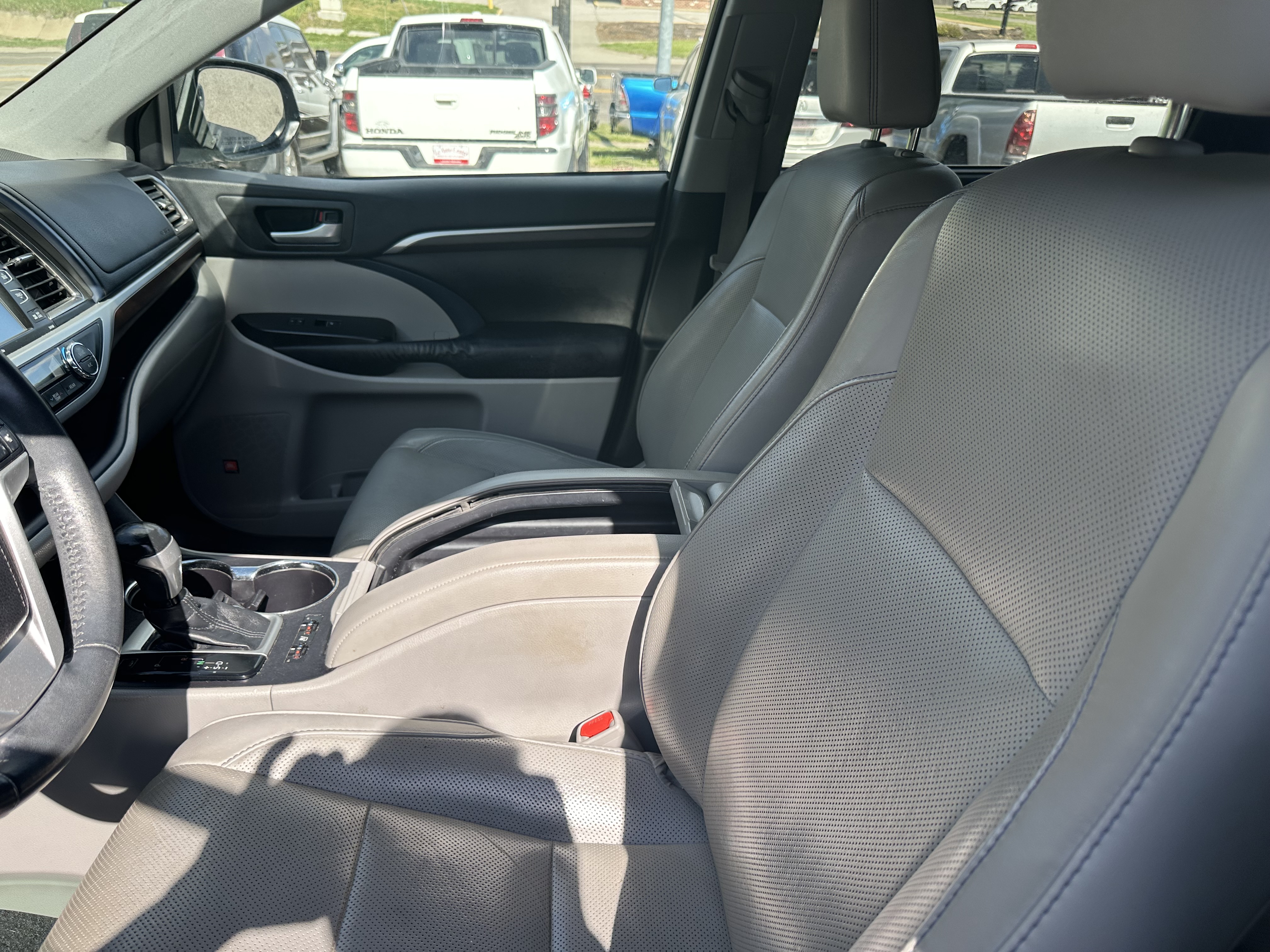 2016 Toyota Highlander Limited - Photo 14