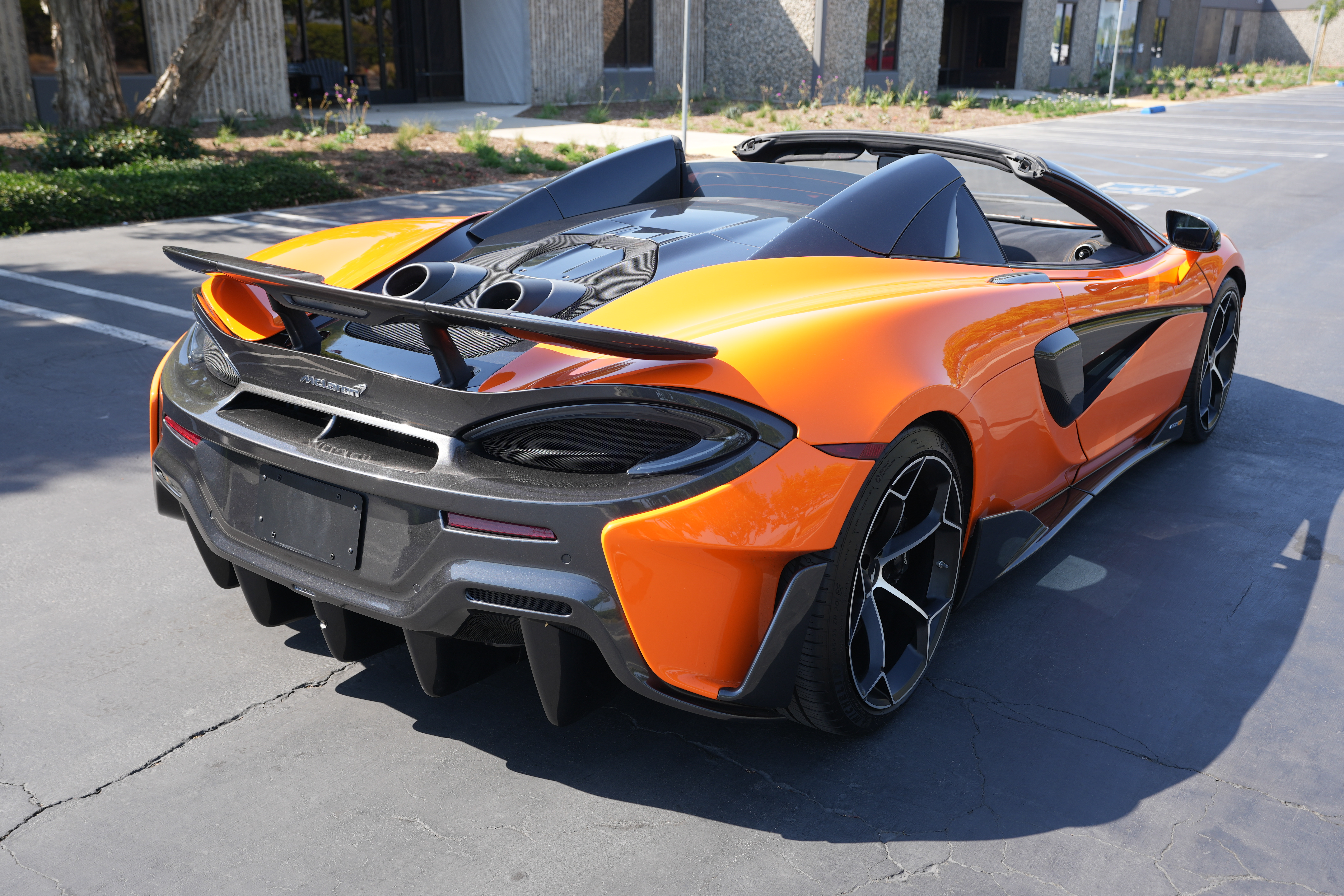 Used 2020 McLaren 600LT Spider photo 9