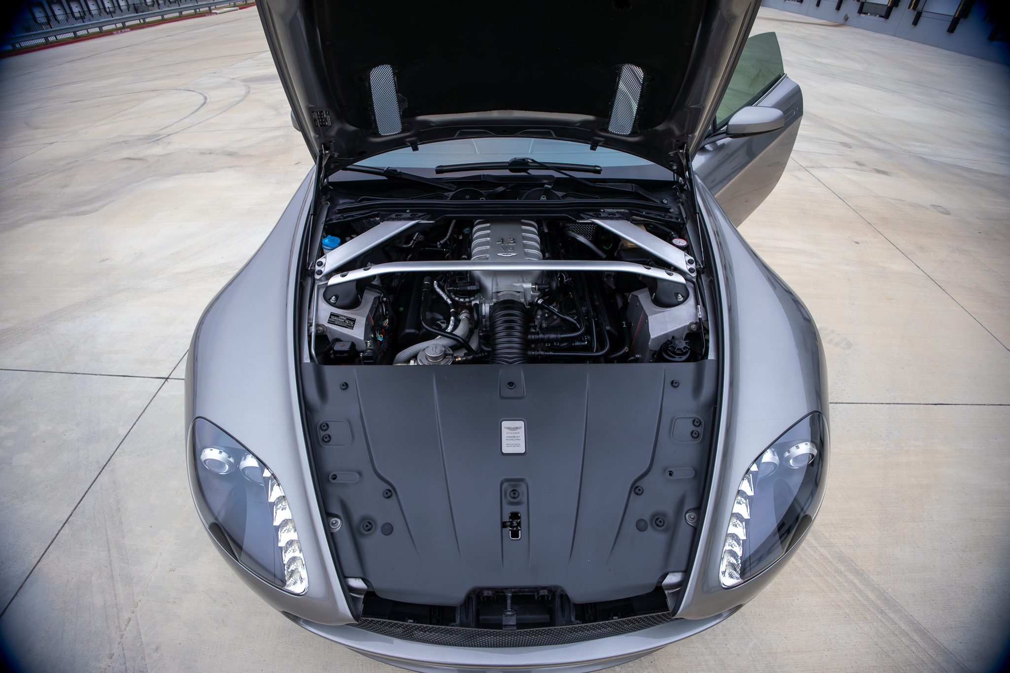 2008 Aston Martin V8 Vantage SPORTSHIFT Base - Photo 35