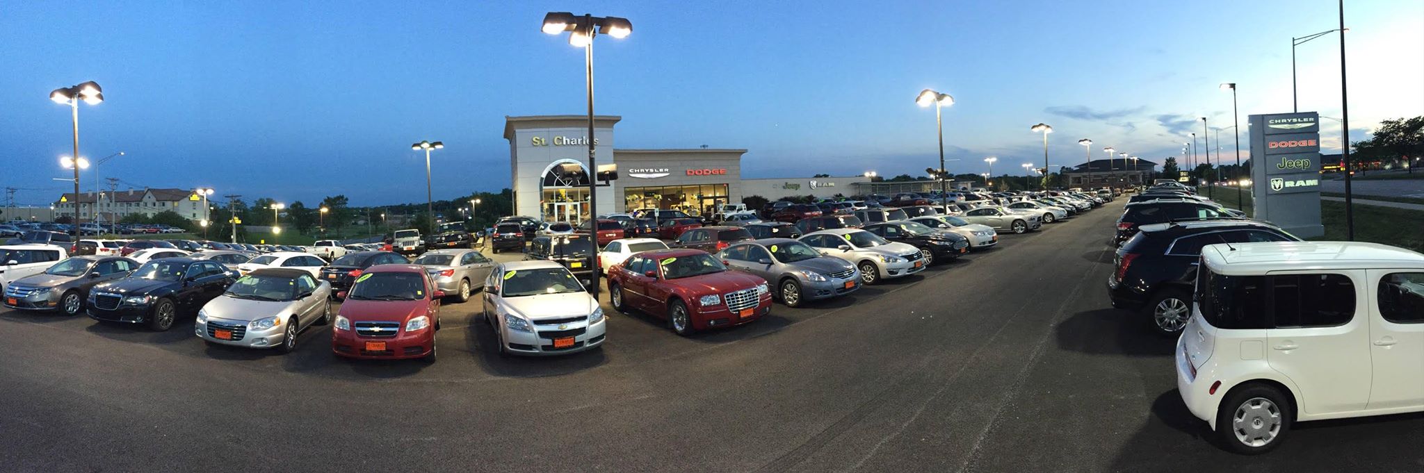 St. Charles Chrysler Dodge Jeep in St charles, IL Cars Available