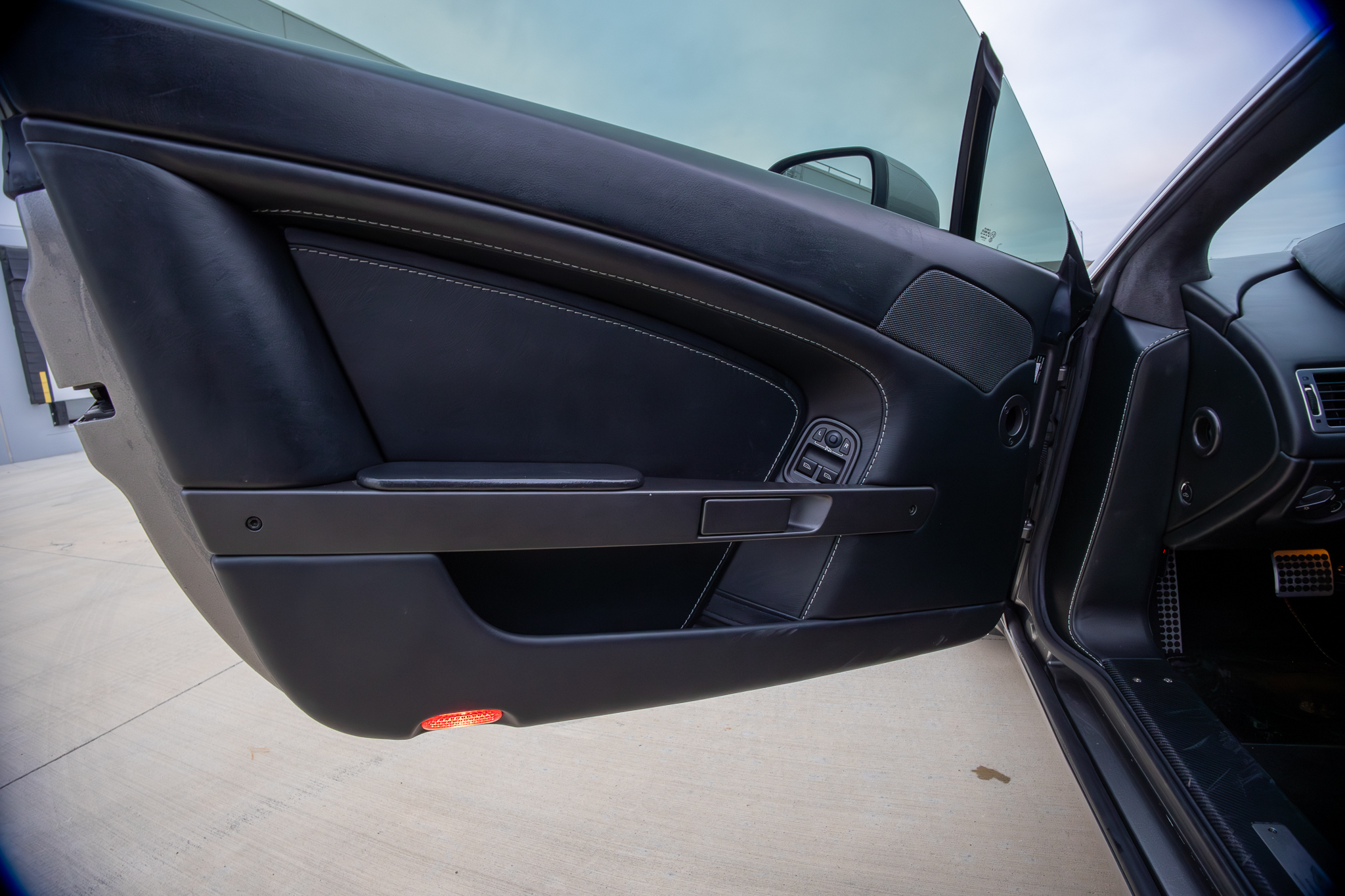 2008 Aston Martin V8 Vantage SPORTSHIFT Base - Photo 24