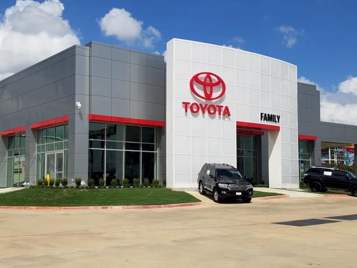 Family Toyota of Arlington in Arlington, TX 272 Cars Available