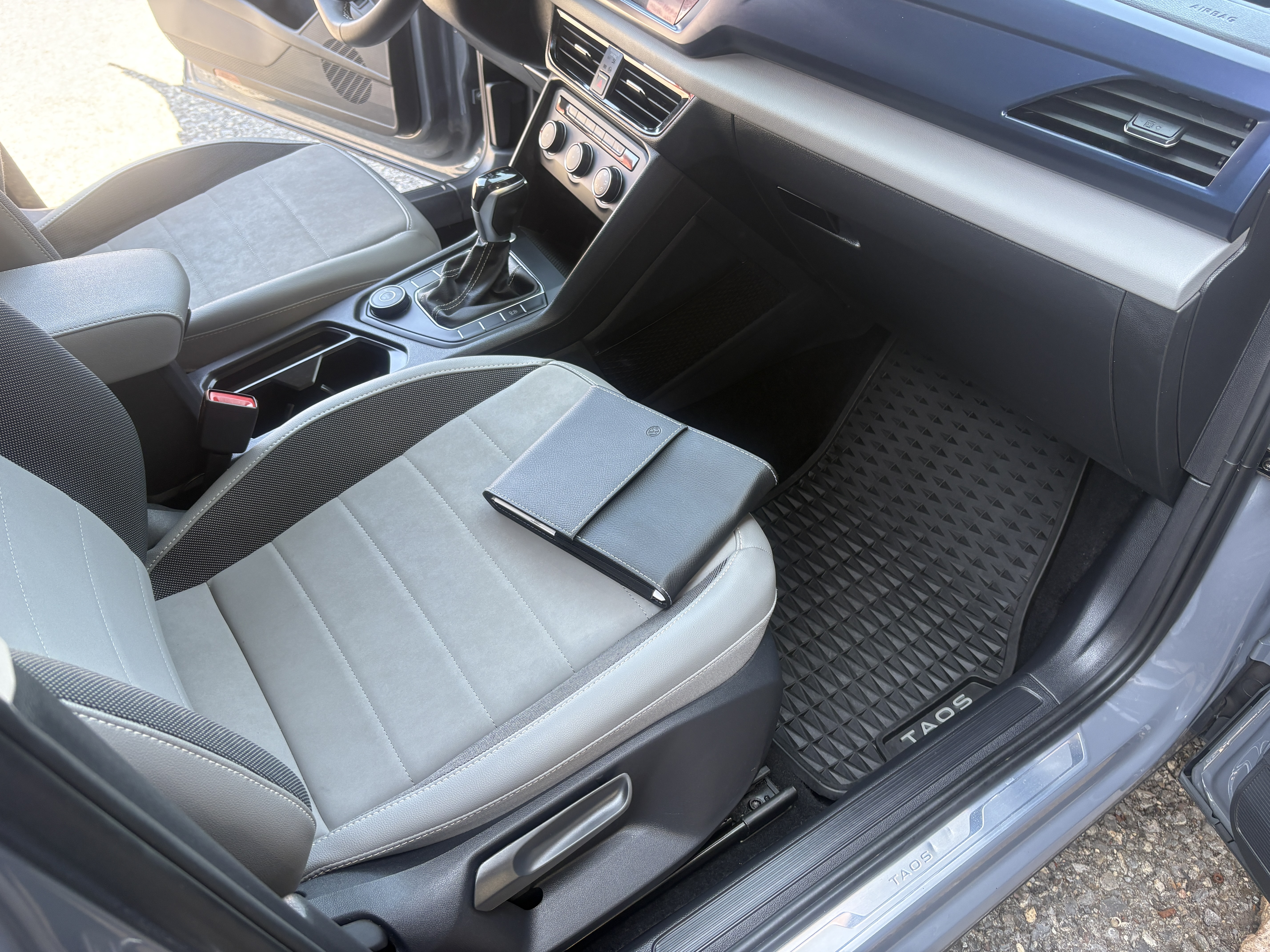 2022 Volkswagen Taos SE - Photo 10