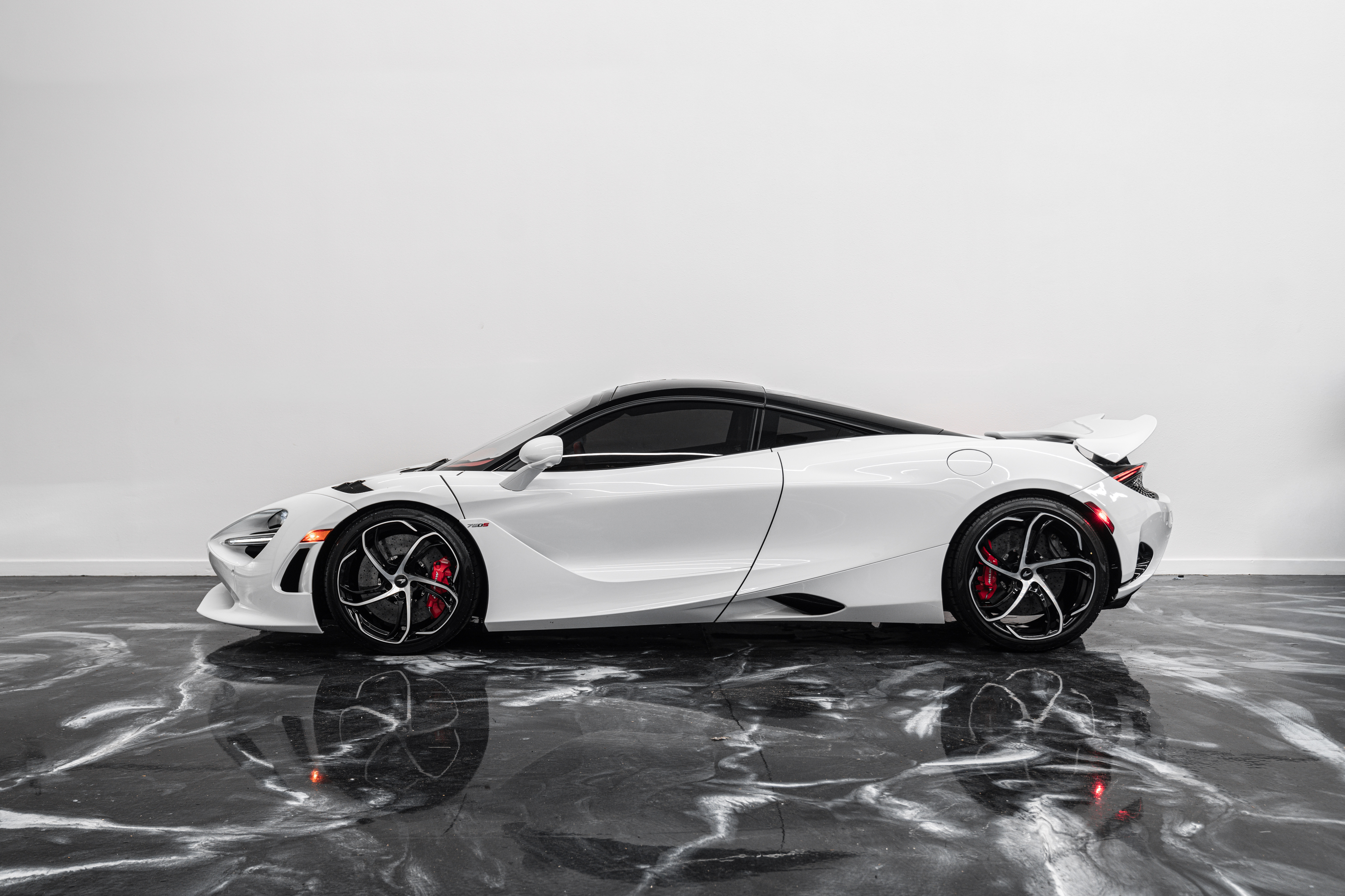 Used 2024 McLaren 750S UNAVAIL photo 8