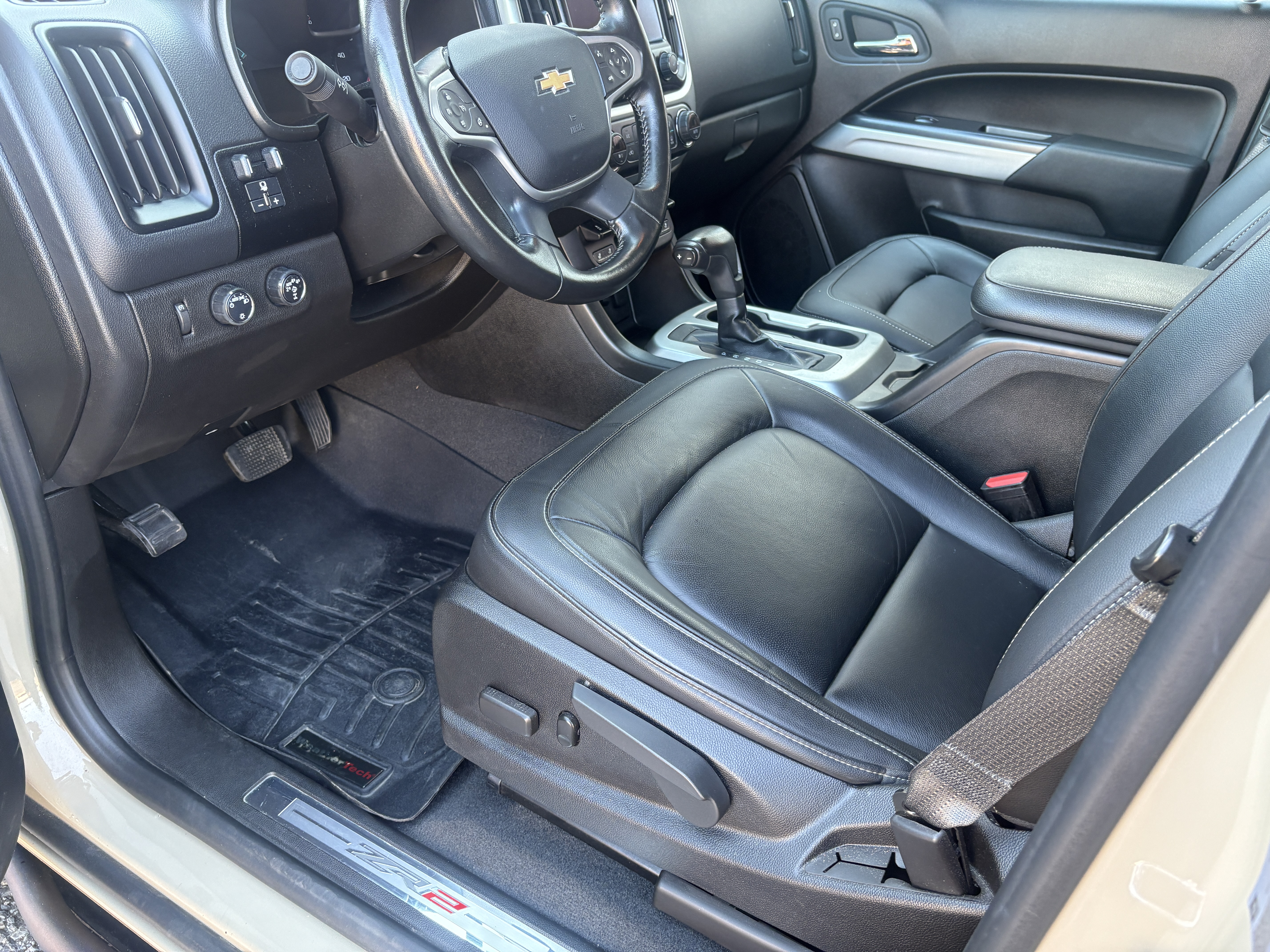 2021 Chevrolet Colorado ZR2 - Photo 11