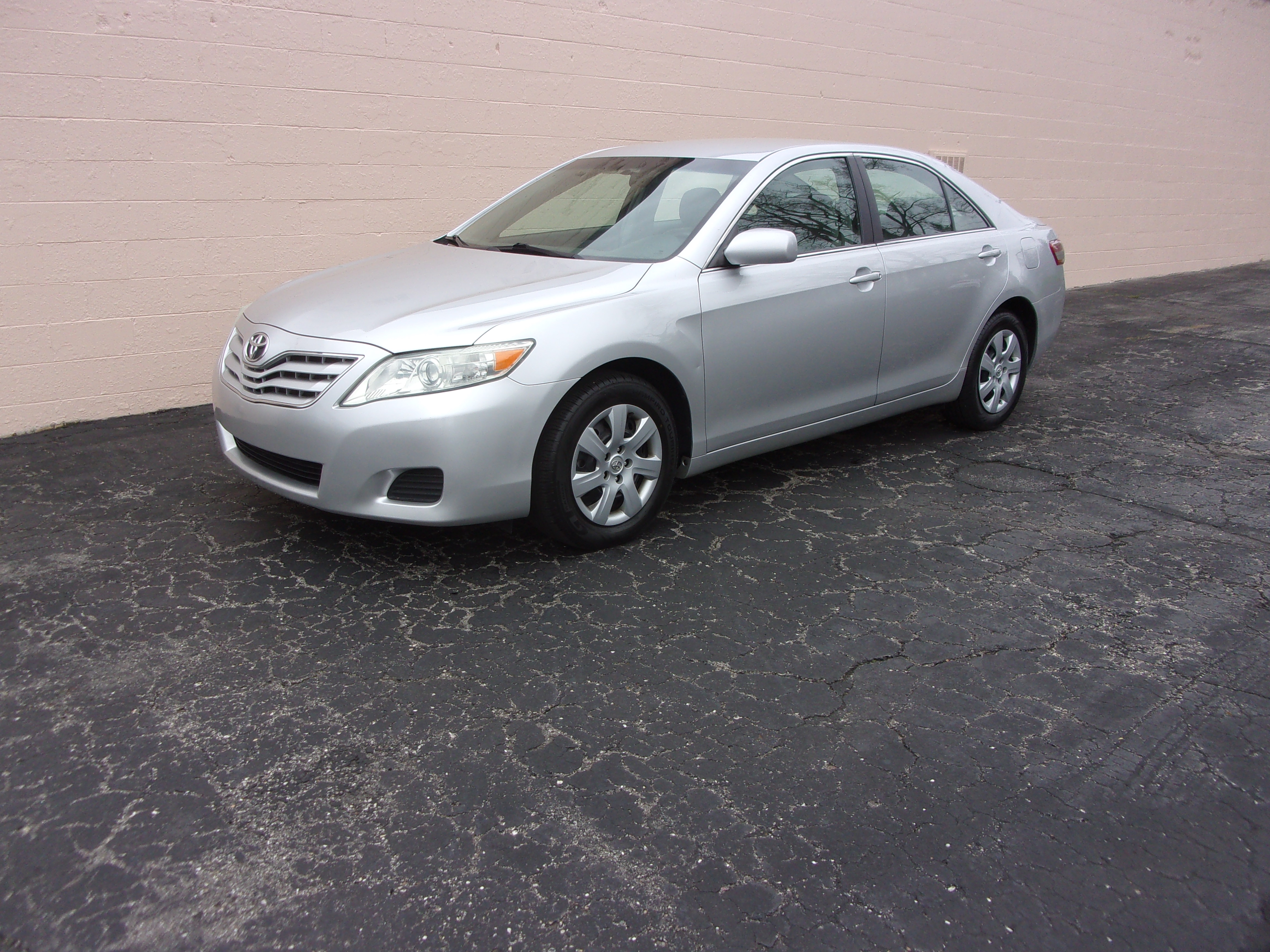 2010 Toyota Camry 2.5 LE's photo