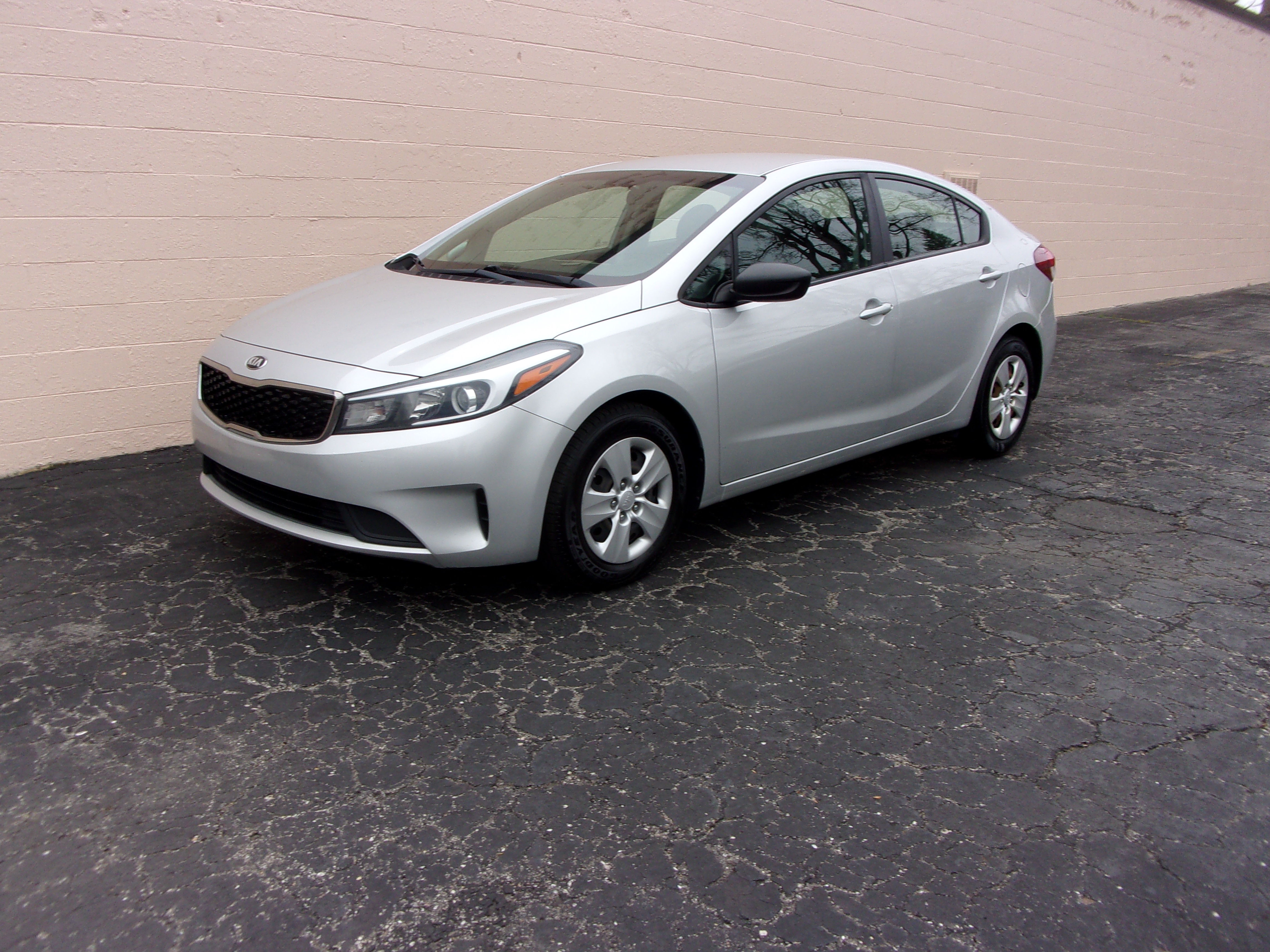 2018 Kia Forte LX's photo