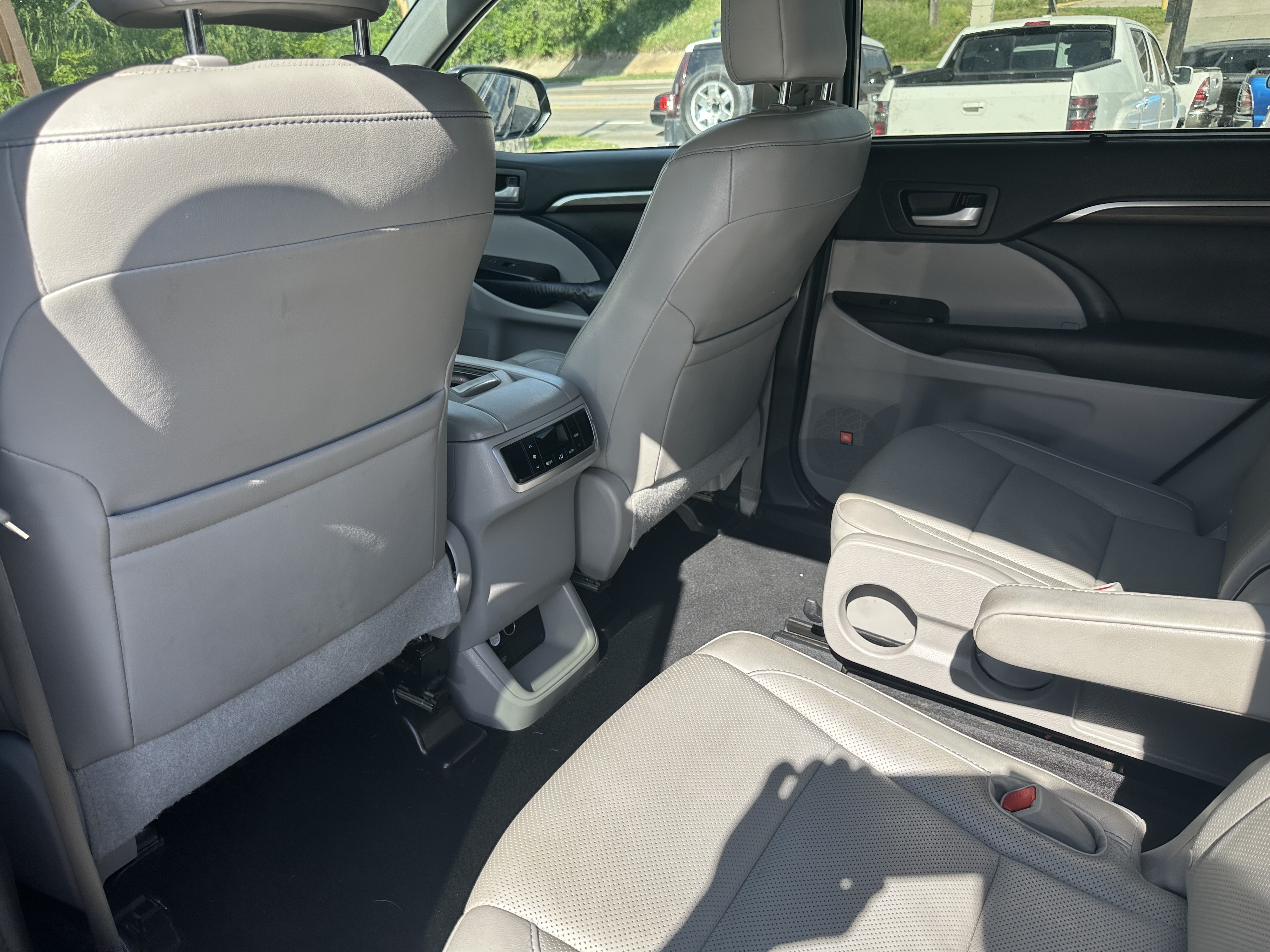 2016 Toyota Highlander Limited - Photo 13