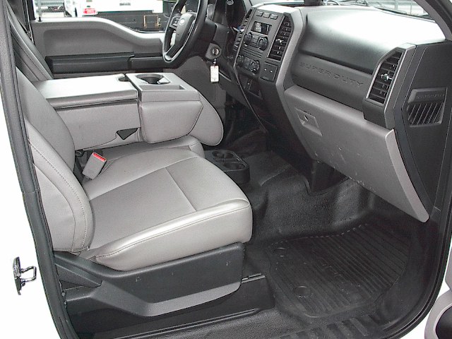 2017 Ford F-450 Super Duty Chassis Cab XL - Photo 12