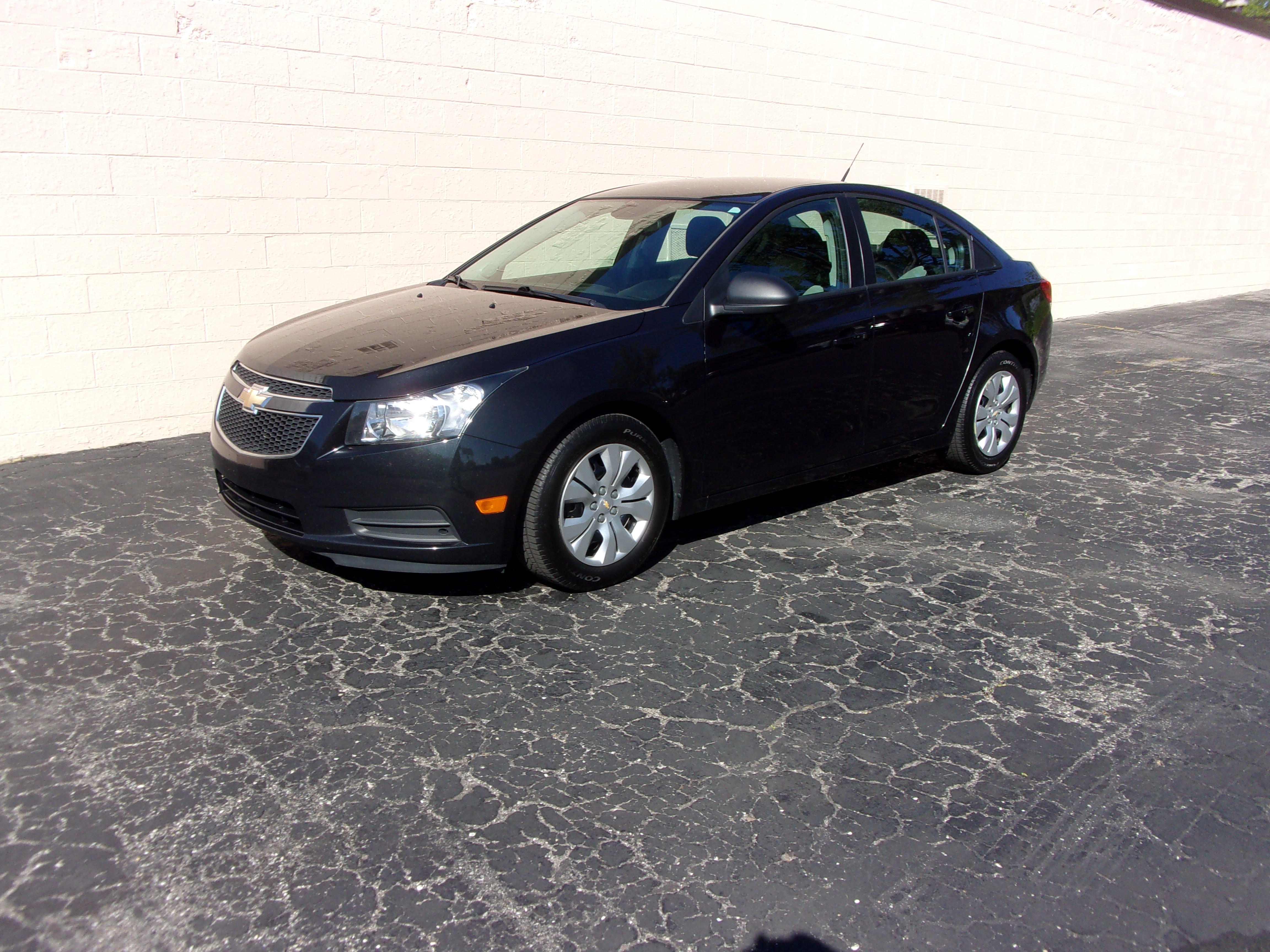 2014 Chevrolet Cruze LS Auto's photo