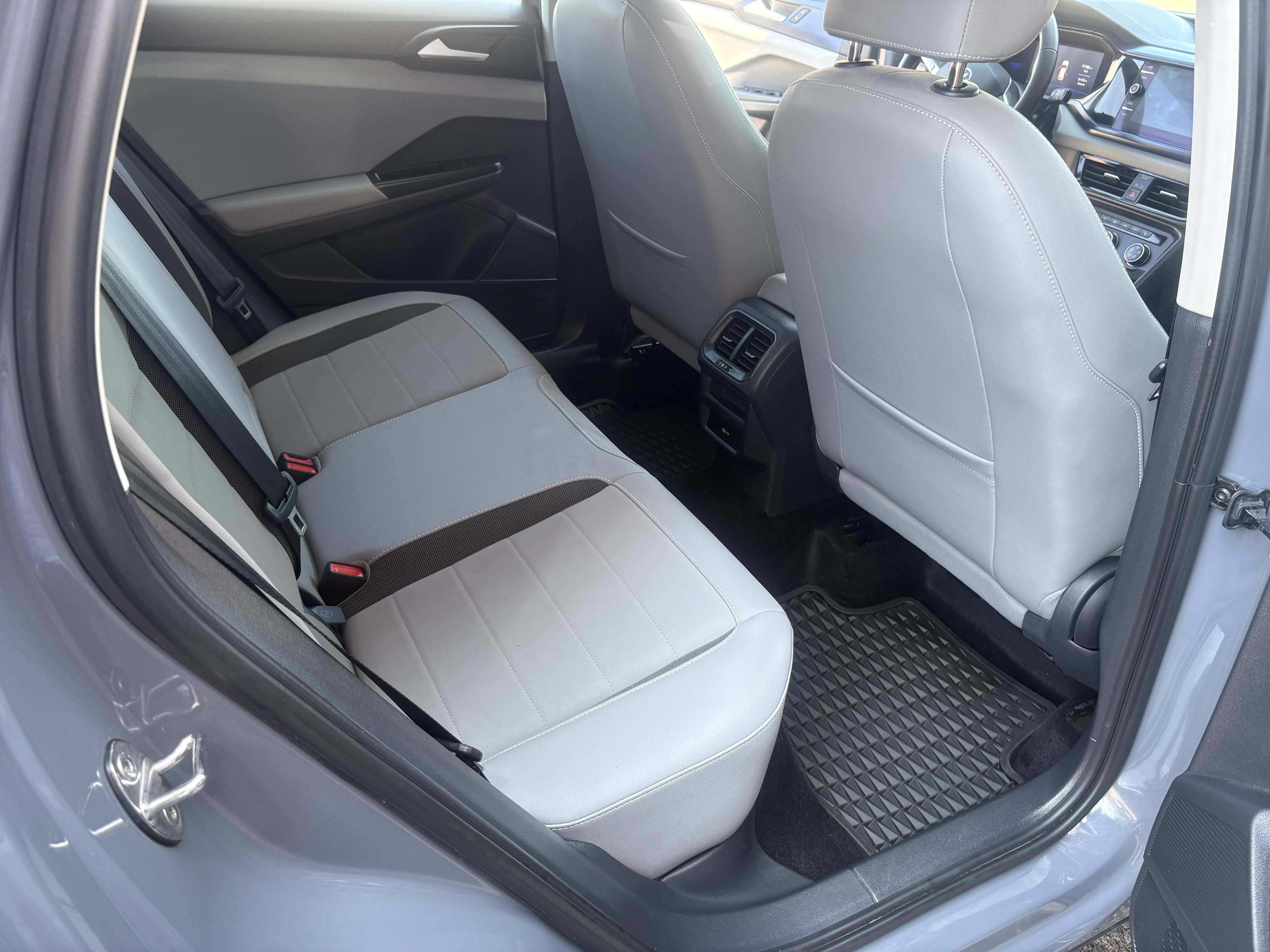 2022 Volkswagen Taos SE - Photo 11
