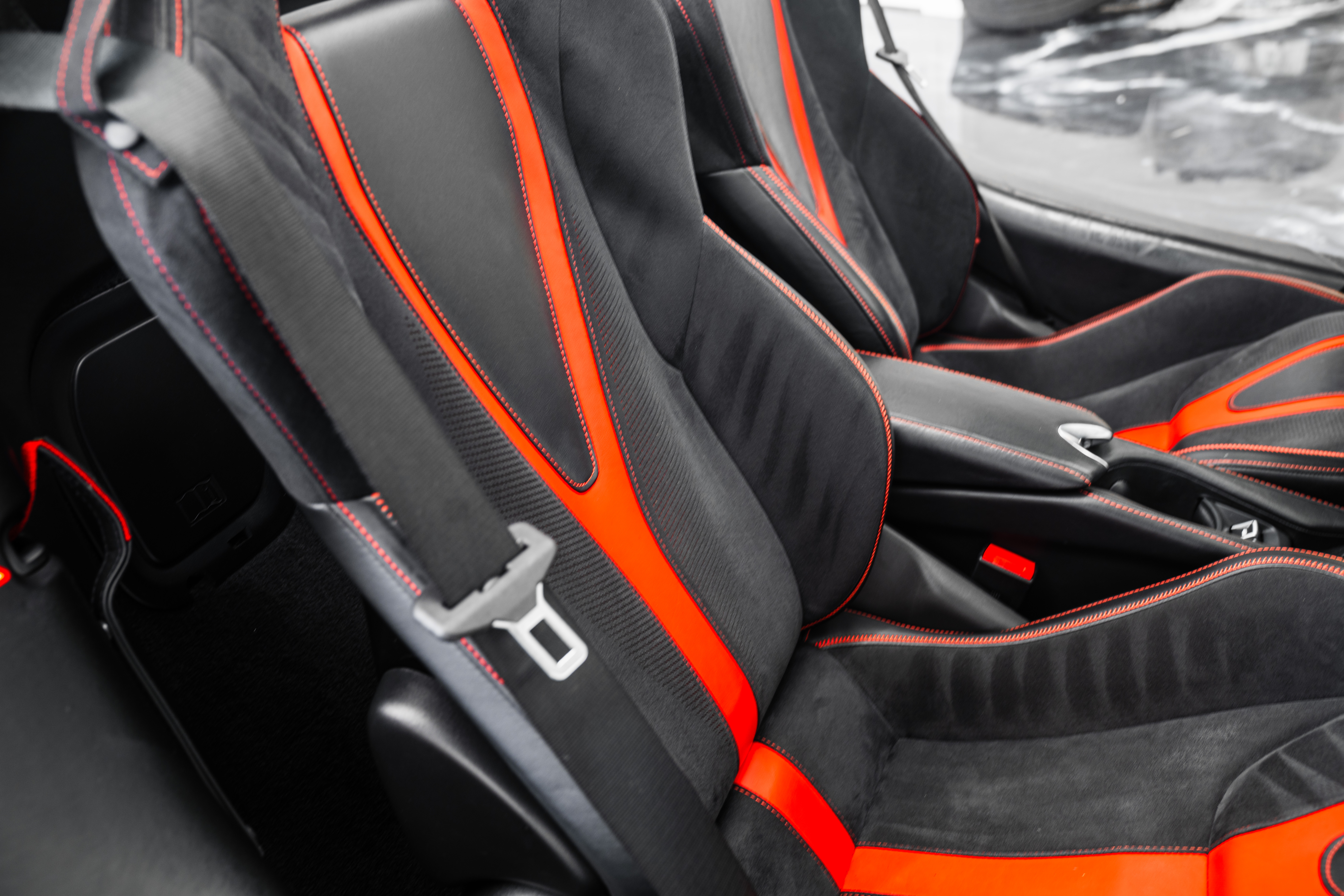 Used 2020 McLaren 720S Performance photo 40