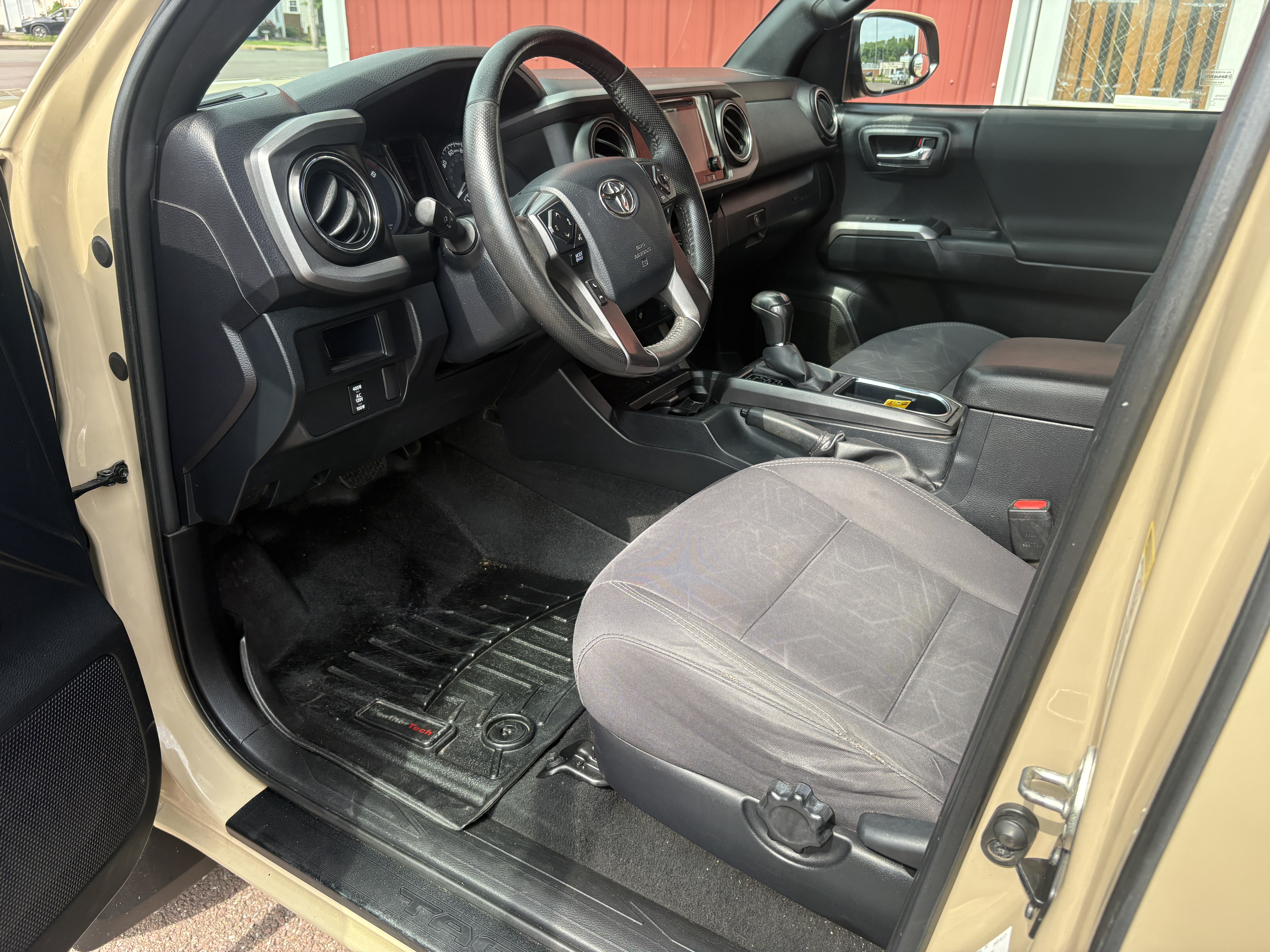2017 Toyota Tacoma TRD Off Road - Photo 9