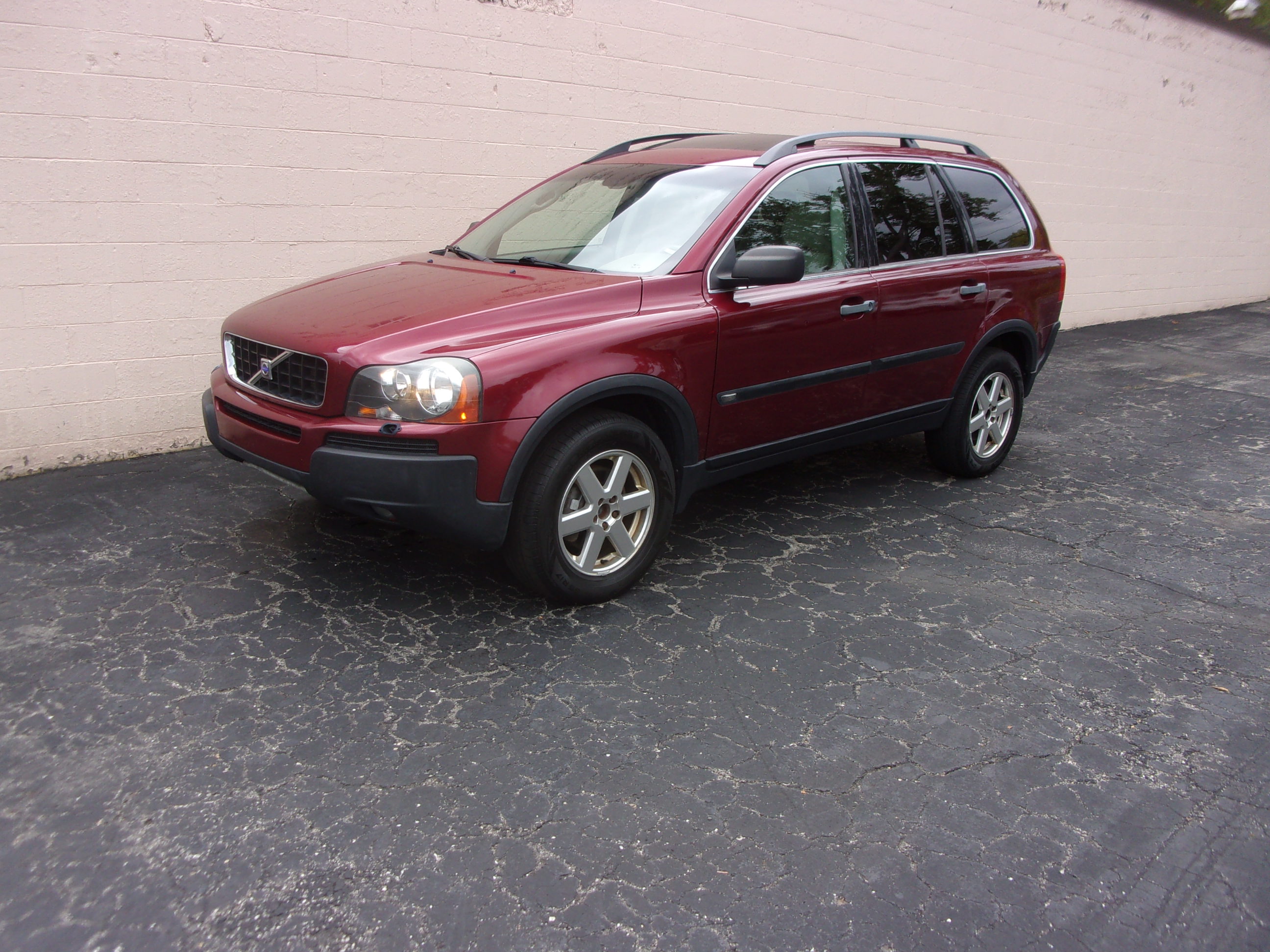 2004 Volvo XC90 Base