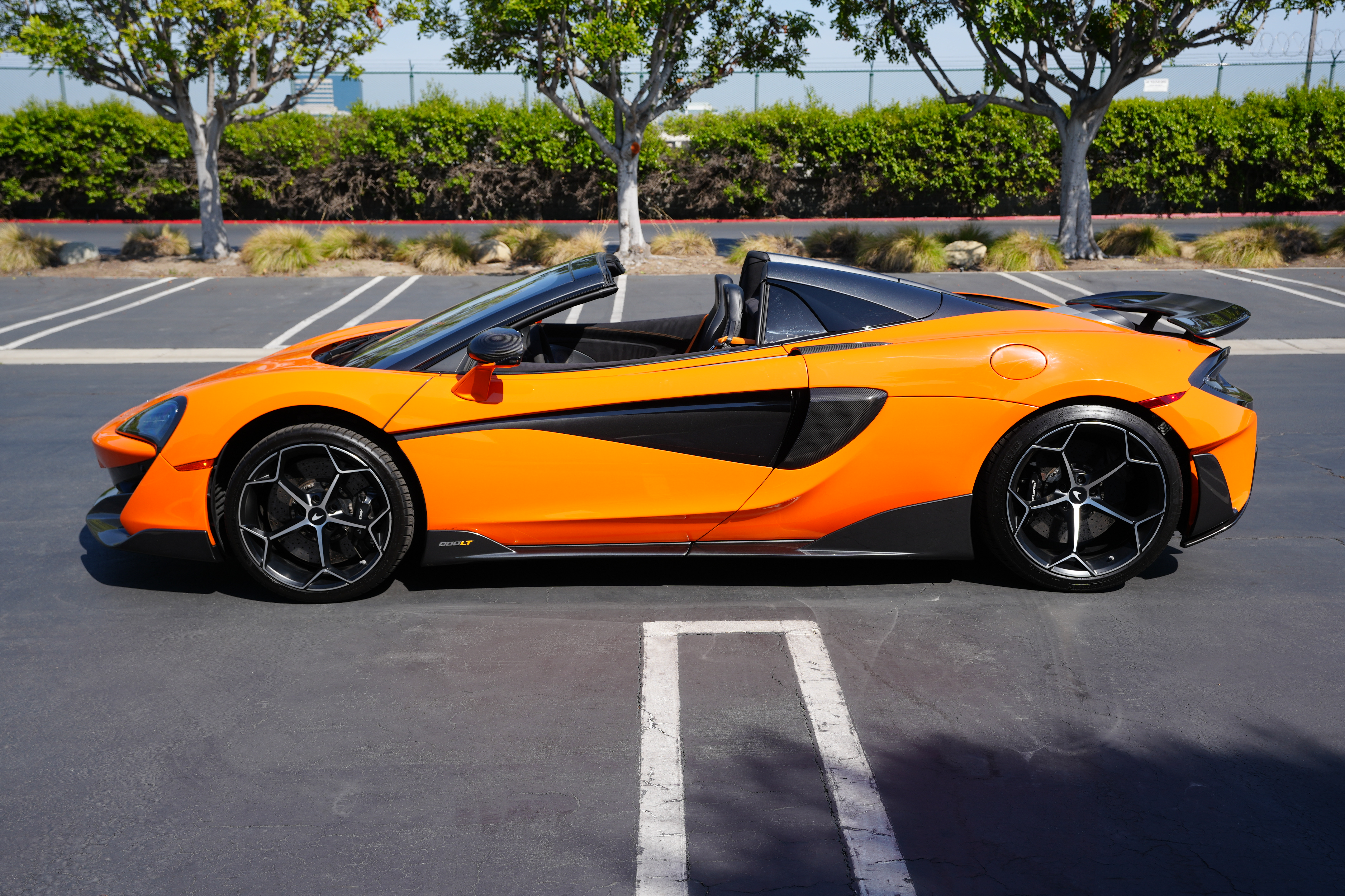 Used 2020 McLaren 600LT Spider photo 14