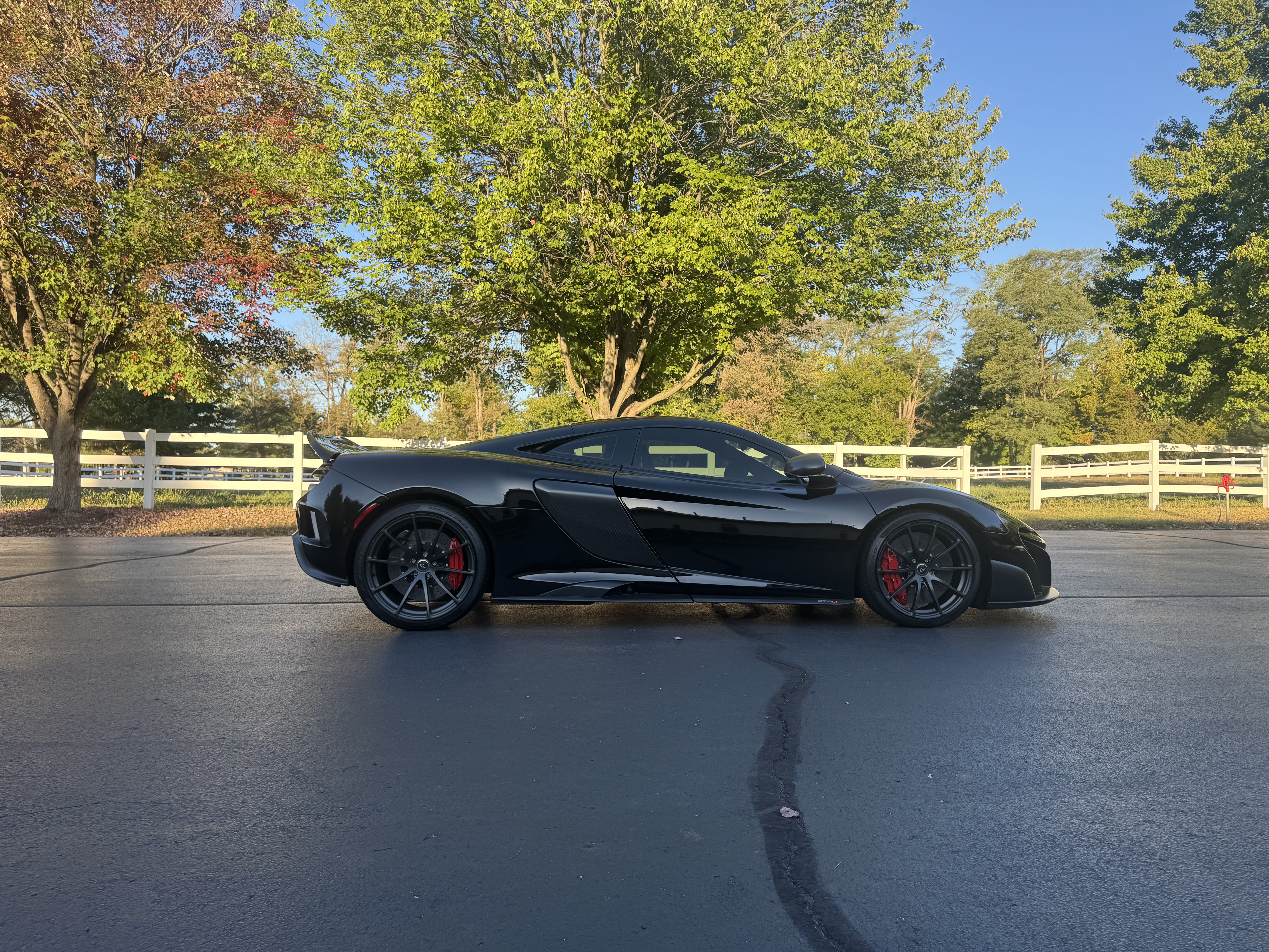 Used 2016 McLaren 675LT Coupe photo 9