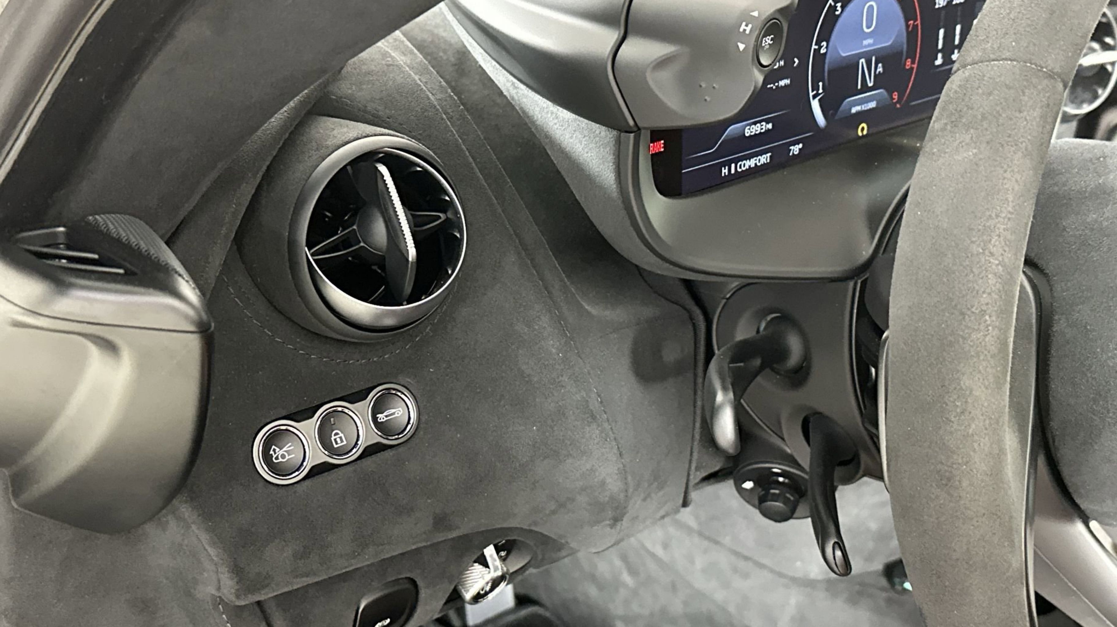 Used 2024 McLaren 750S photo 12