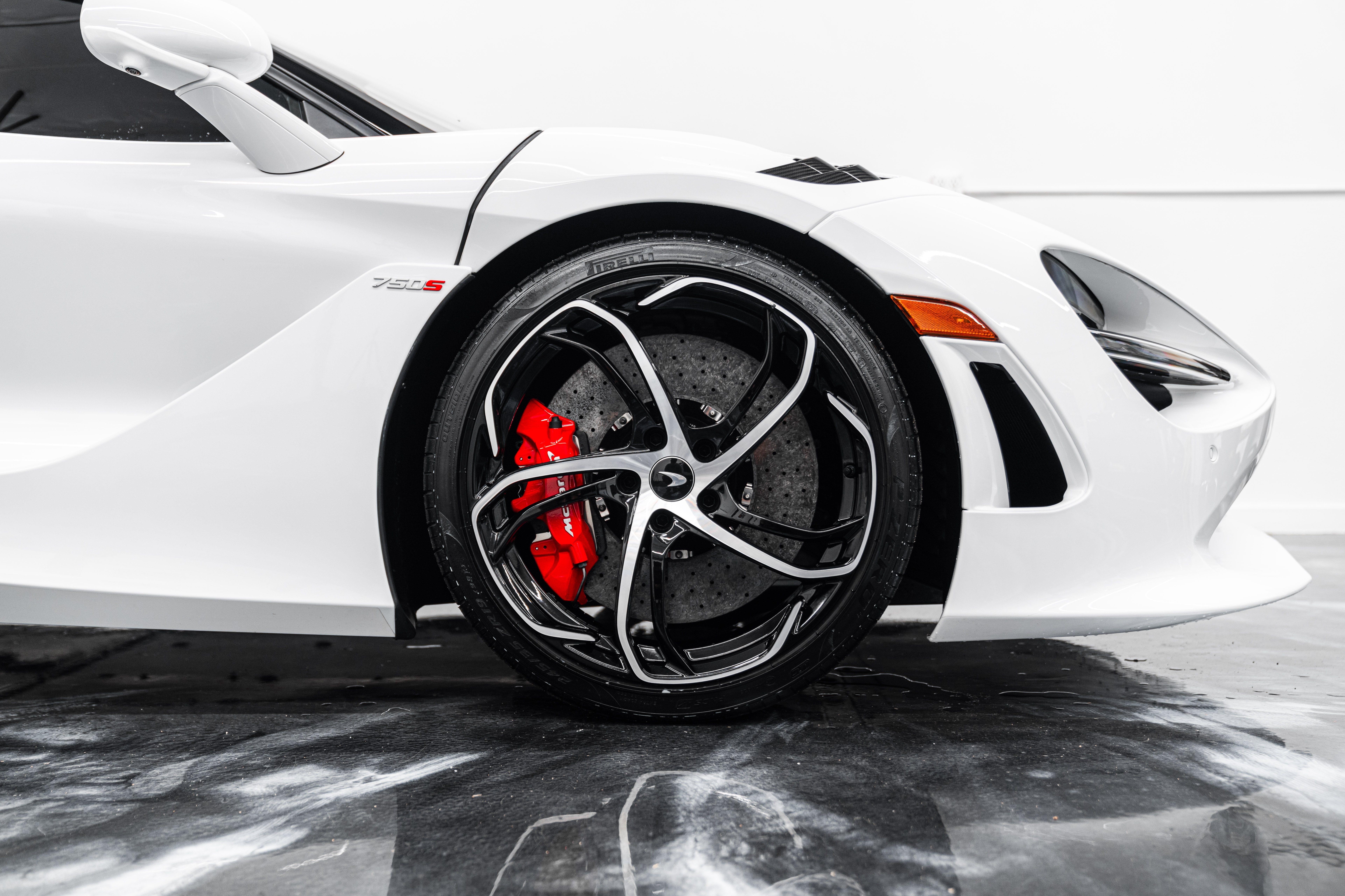Used 2024 McLaren 750S UNAVAIL photo 34