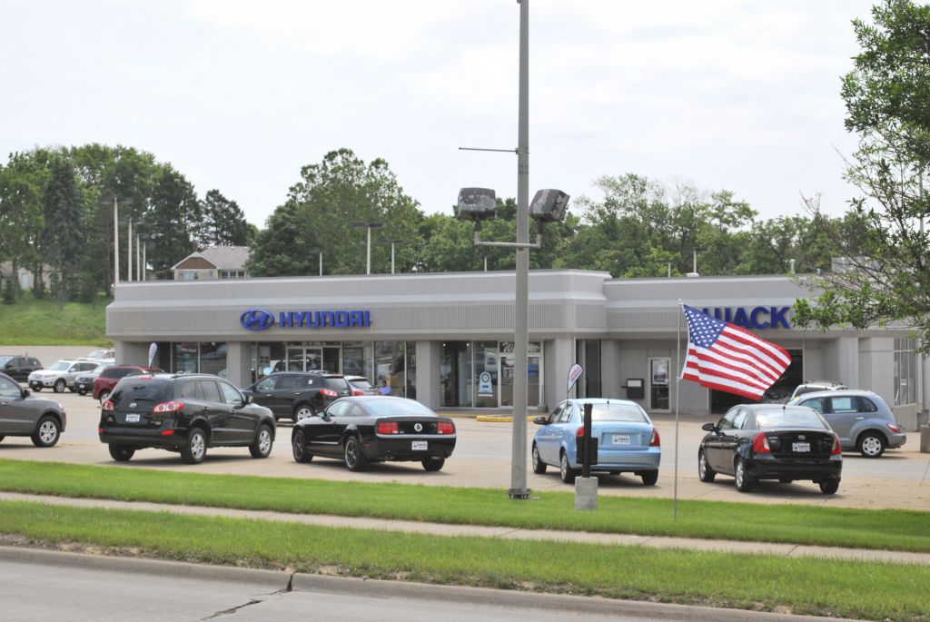 Smart Hyundai of Davenport in Davenport, IA 124 Cars Available