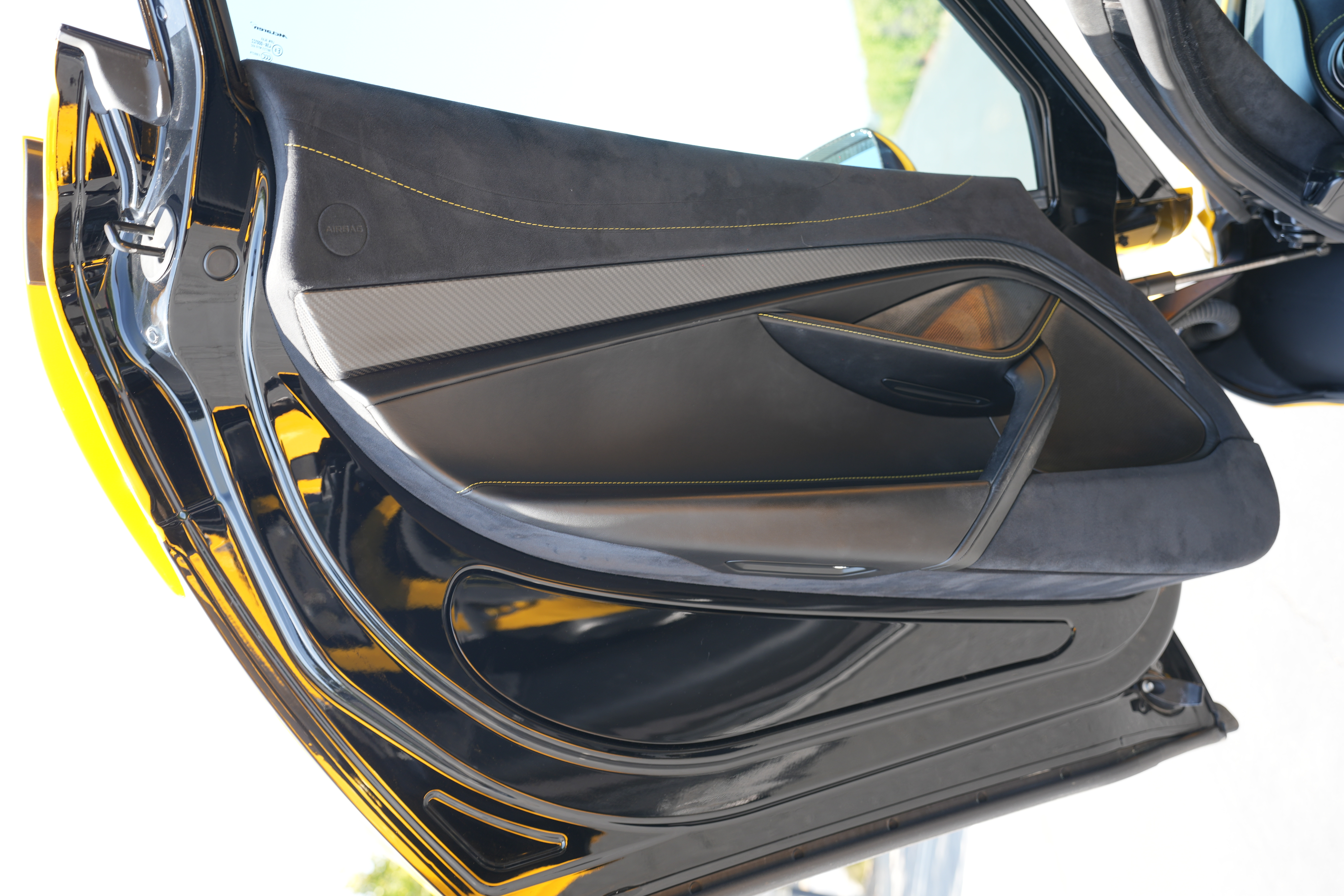 Used 2018 McLaren 720S Performance photo 22
