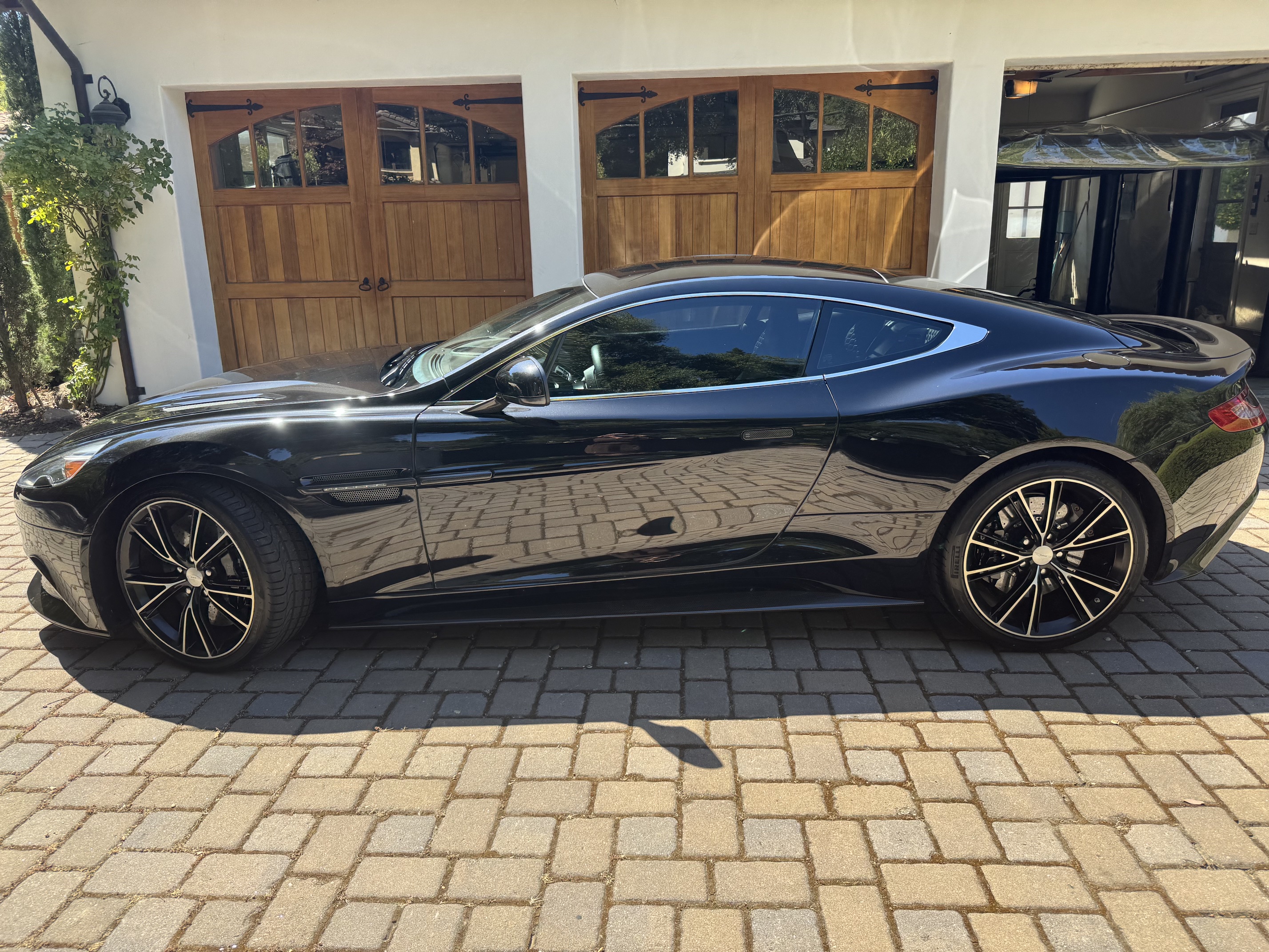 Used 2014 Aston Martin Vanquish Coupe