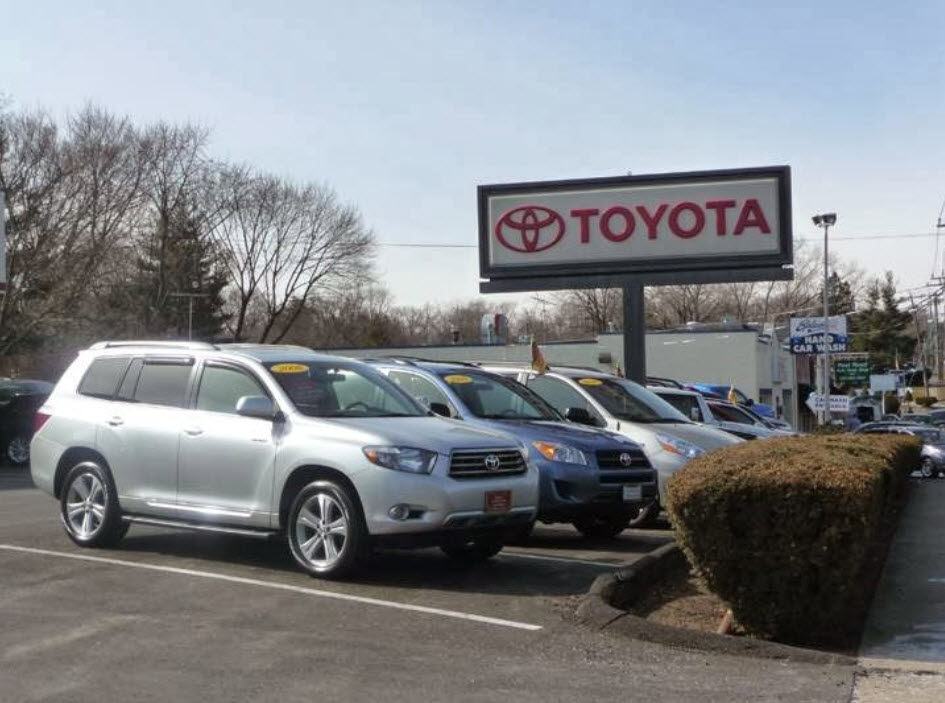 Toyota of Greenwich in Cos cob, CT Rated 4.4 Stars Kelley Blue Book
