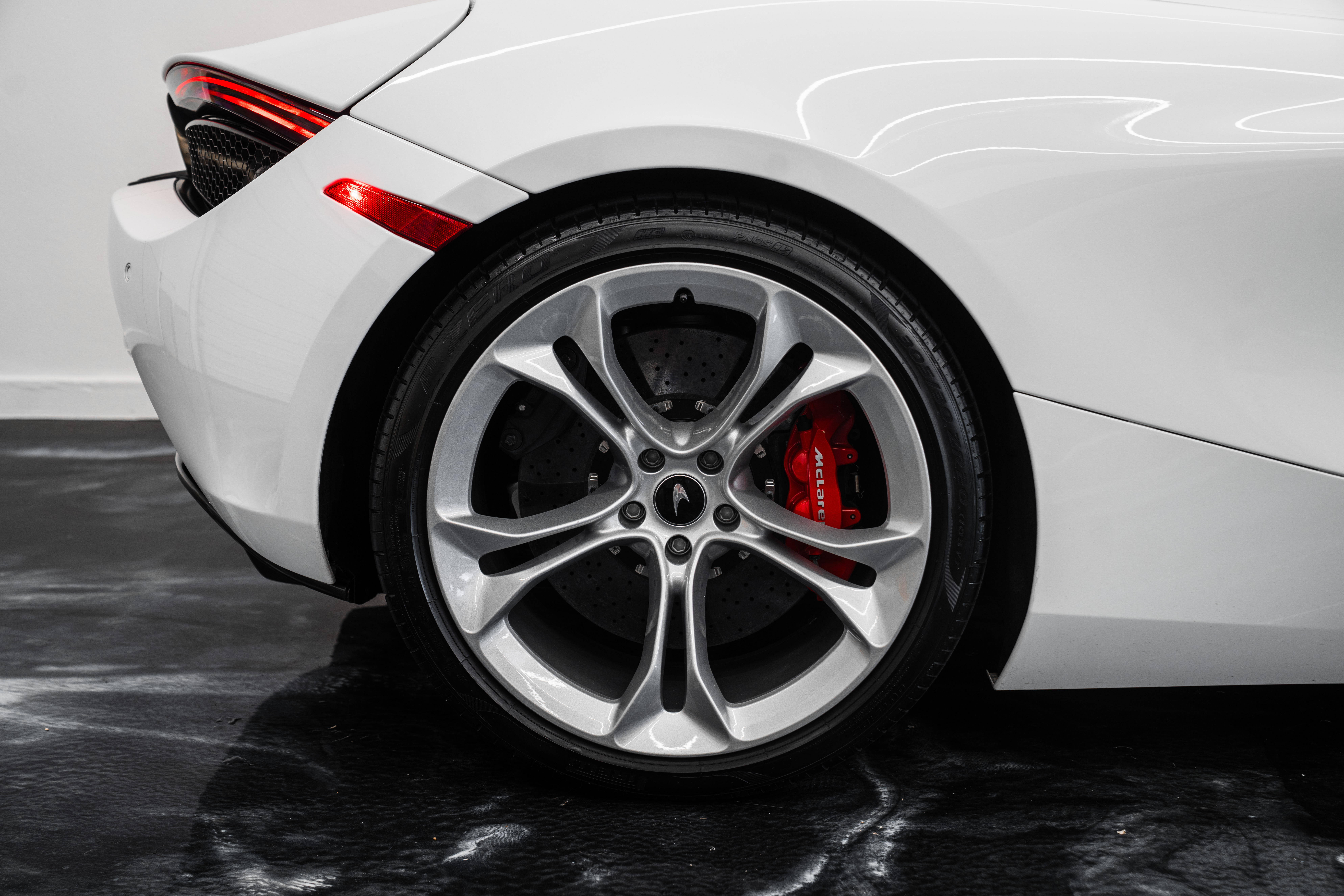 Used 2020 McLaren 720S Performance photo 37