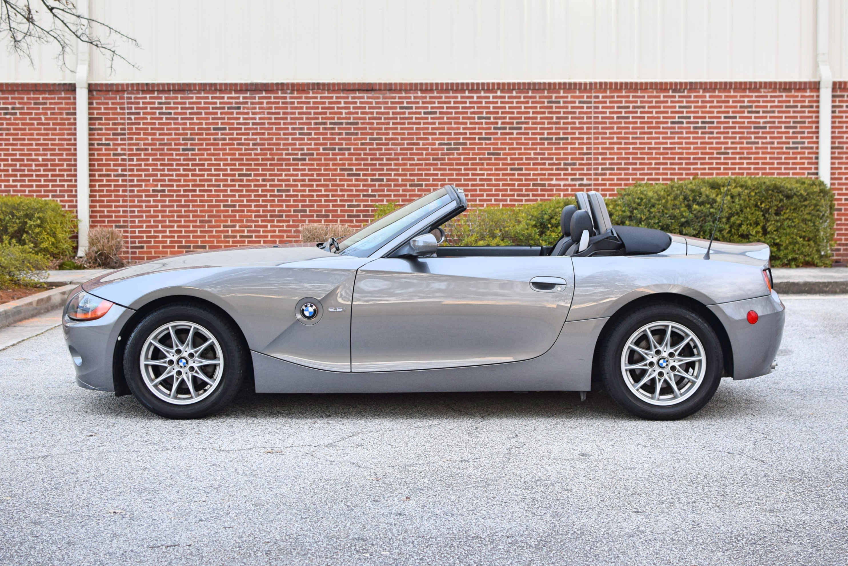 Used 2004 BMW Z4 2.5i