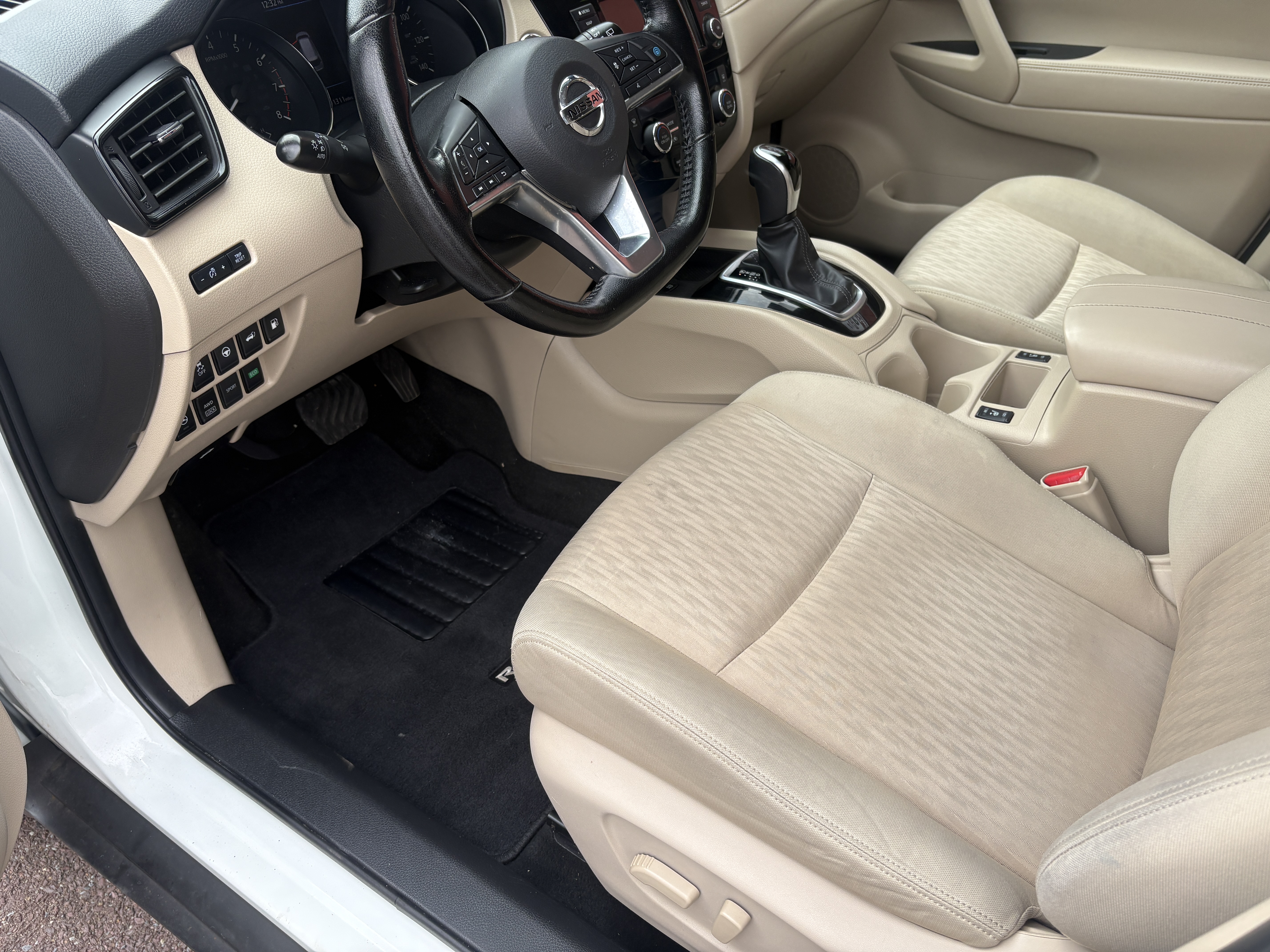2020 Nissan Rogue SV - Photo 10